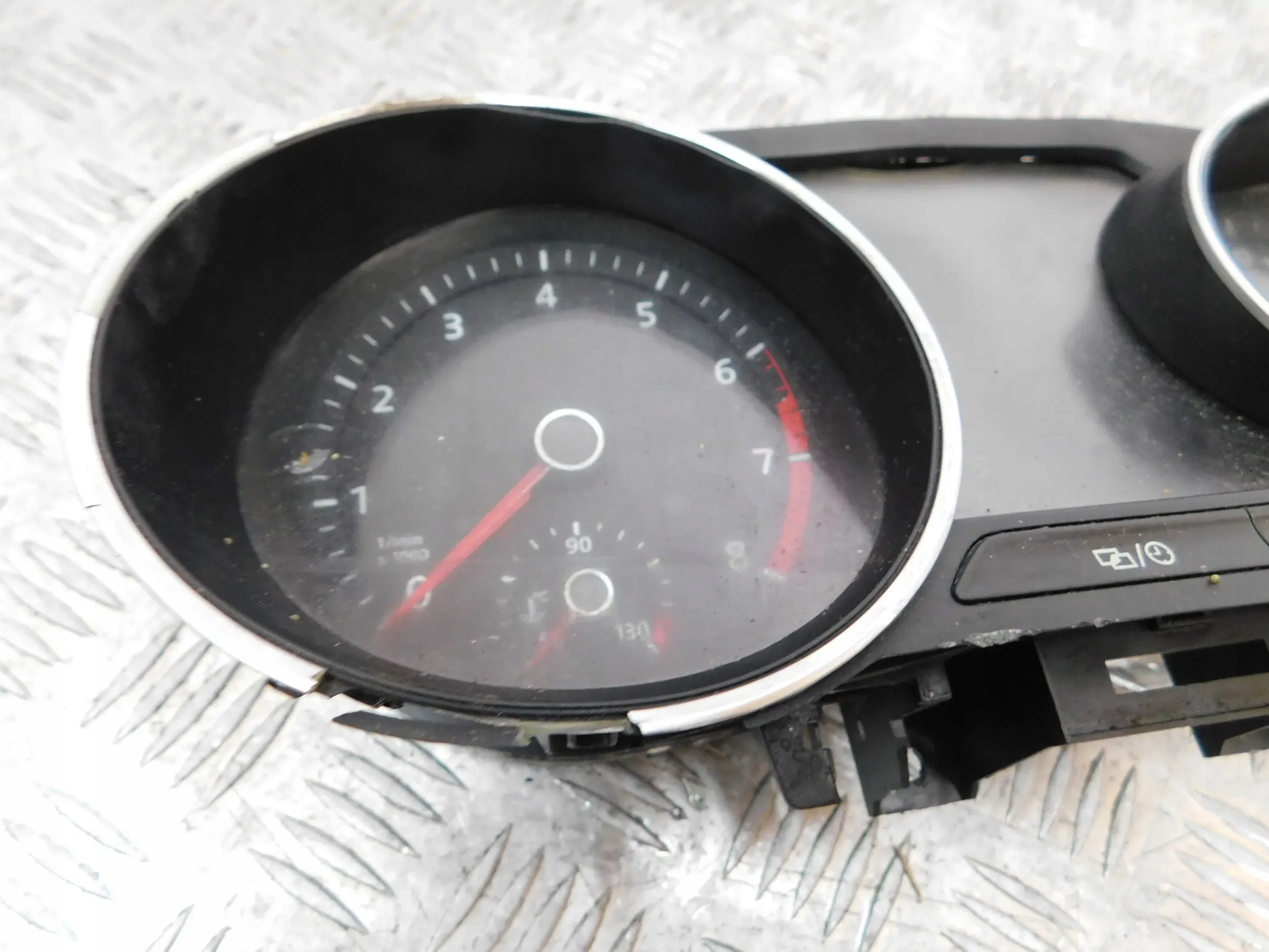 TACHOMETER BUDIKY VW POLO 6C 1.2 TSI 6C0920740C
