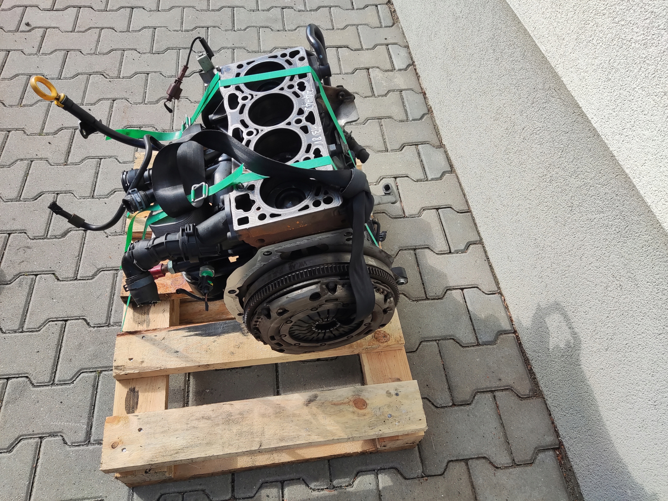 BLOK MOTORA KLUKA KLUKOVY HRIADEL PIESTY AUDI A3 8V 1.6 TDI CRK 2012-2016