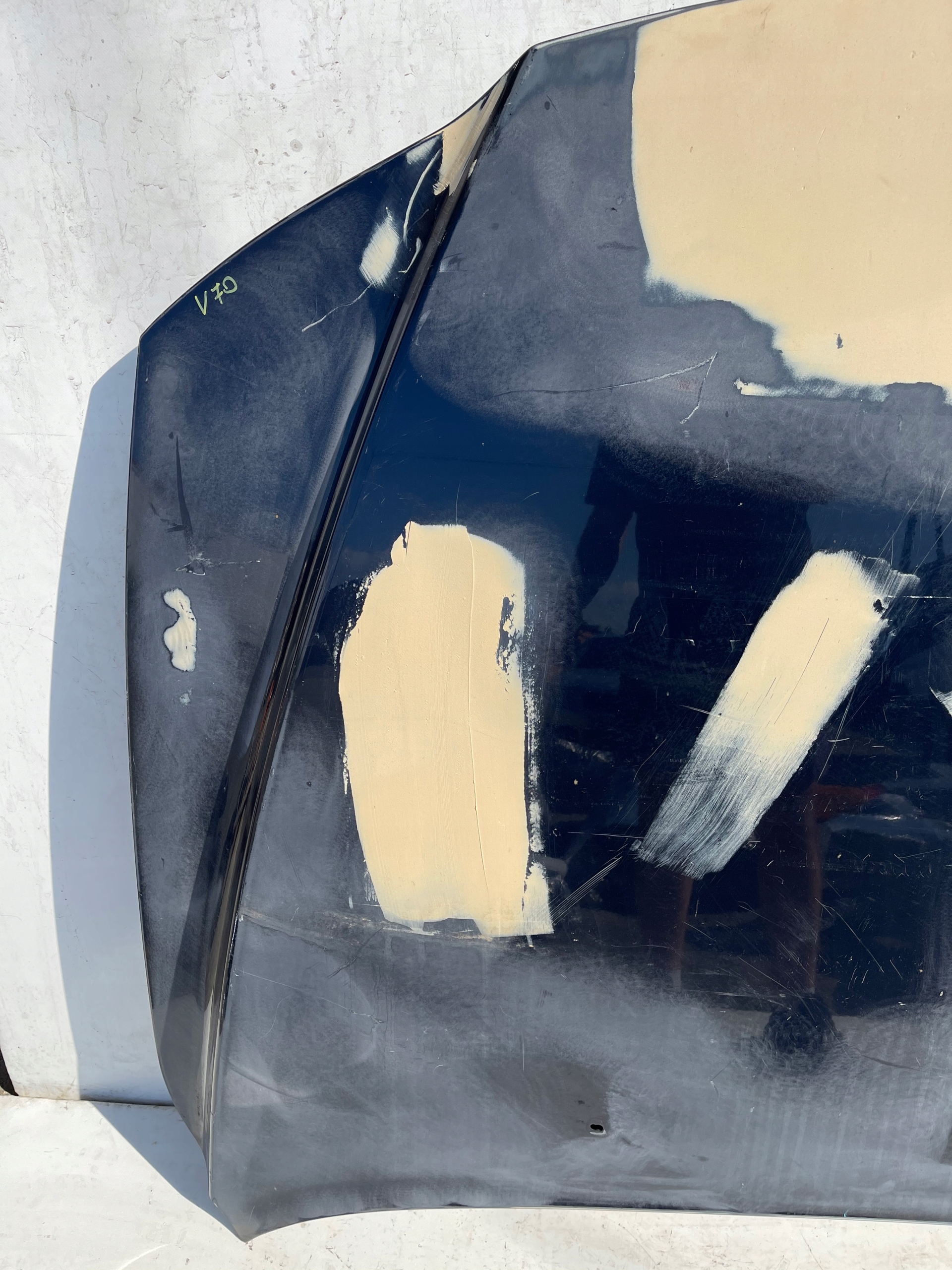 PREDNÁ KAPOTA VOLVO V70