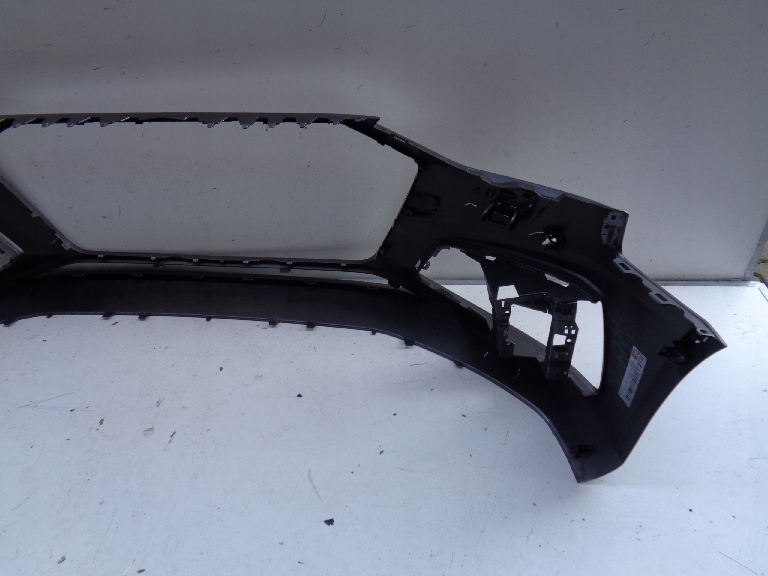 PREDNÝ NÁRAZNÍK AUDI A4 B9 8W 8W0 19- LIFT 36779
