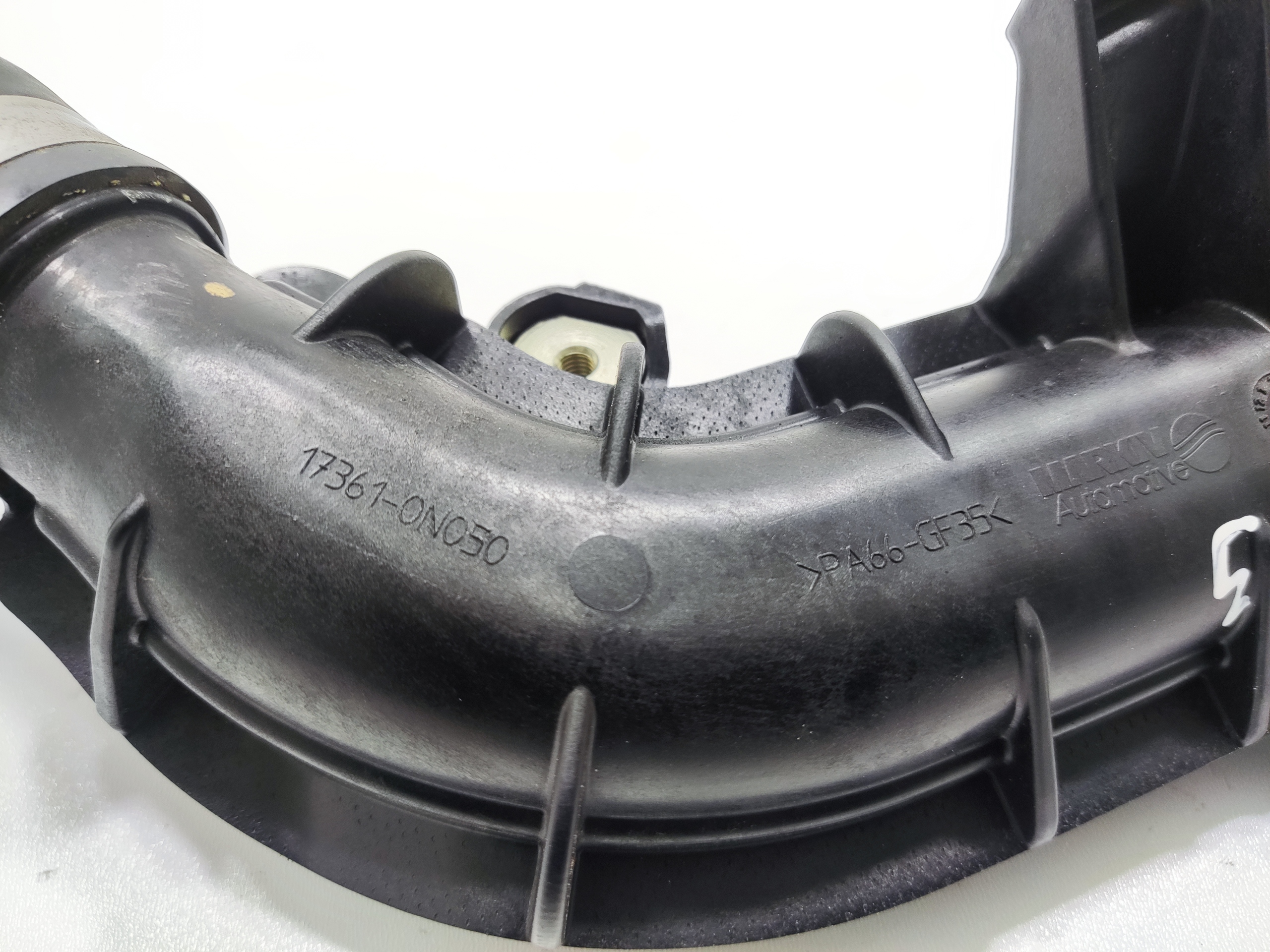 HADICA INTERCOOLERA TOYOTA YARIS III 1.4 D4D 17361-0N050 2011-2017