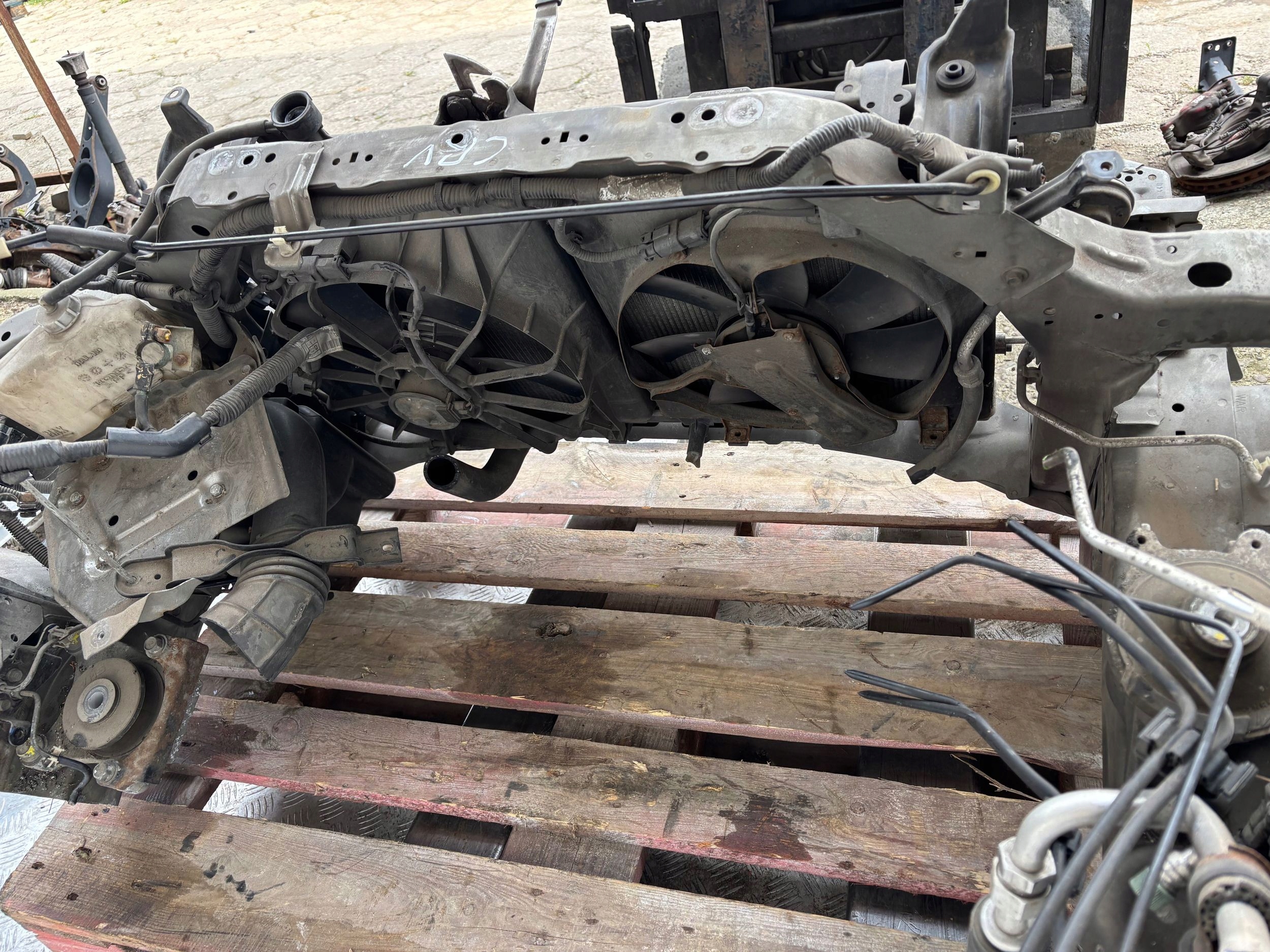 PREDNÉ PÁS  VÝSTUHA CHLADIČE HONDA CR-V III 2.0 BENZIN 06-