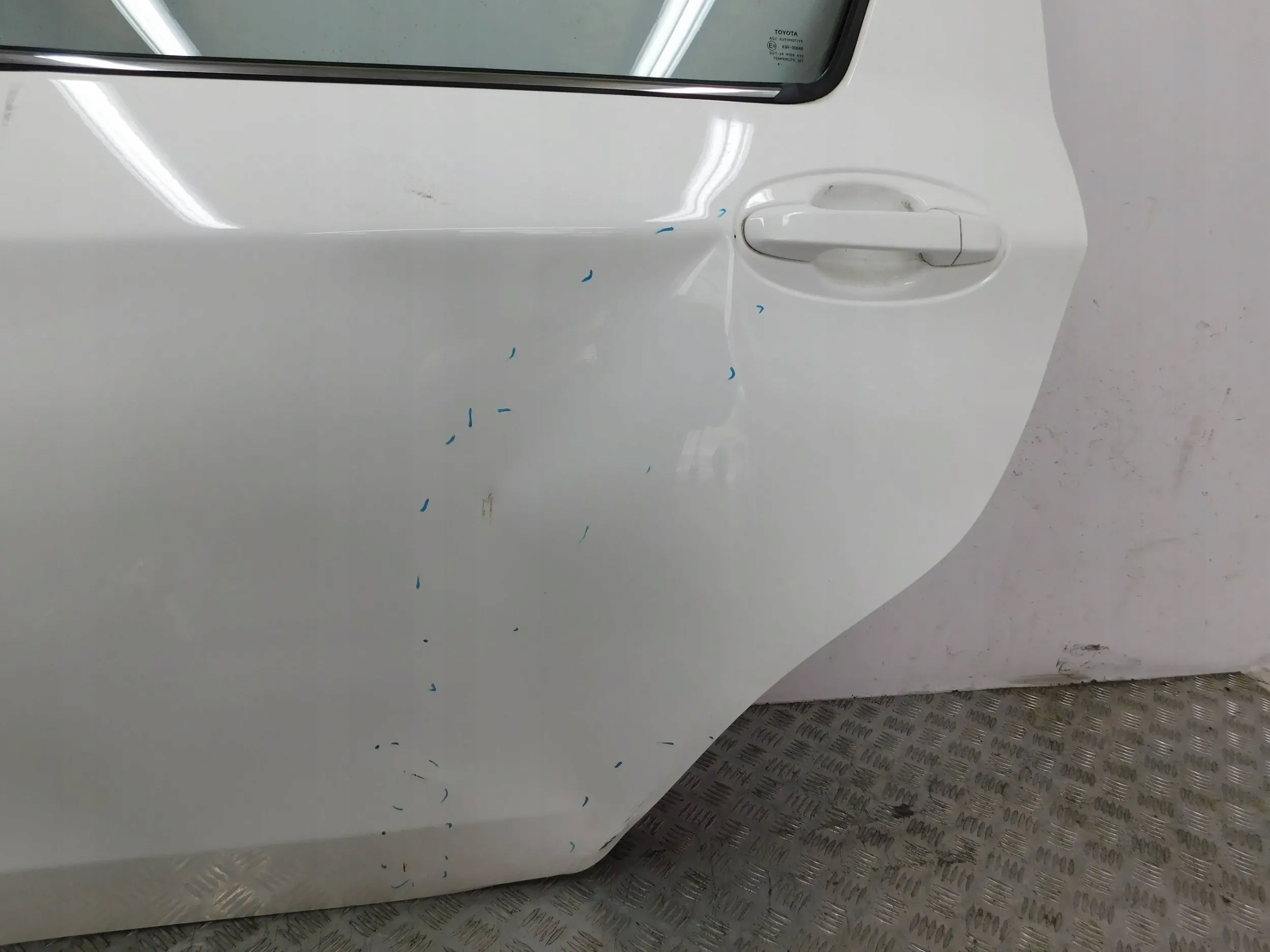 LAVE ZADNE DVERE TOYOTA YARIS III 11-