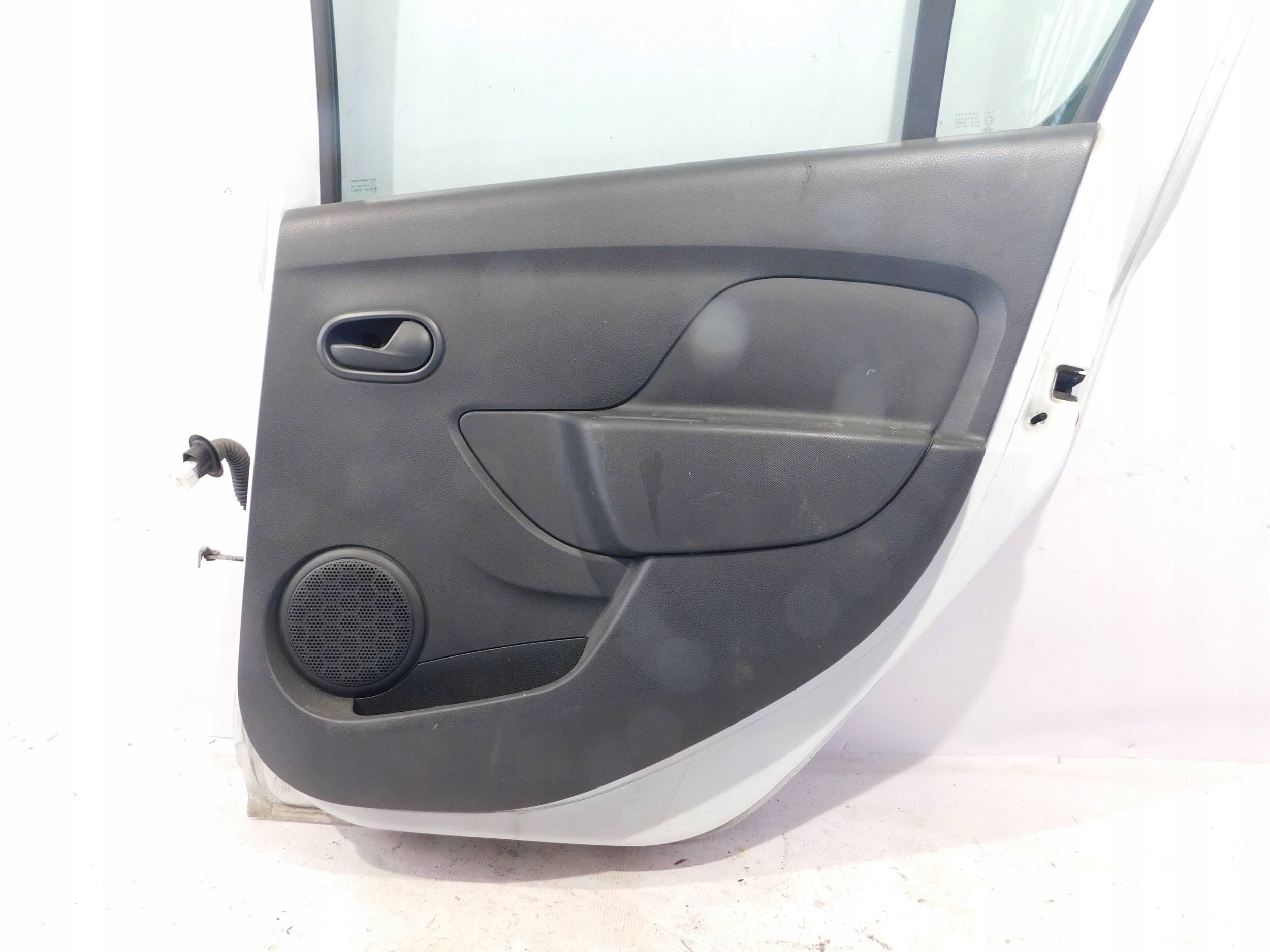 PRAVE ZADNE DVERE DACIA SANDERO II 2 0V369