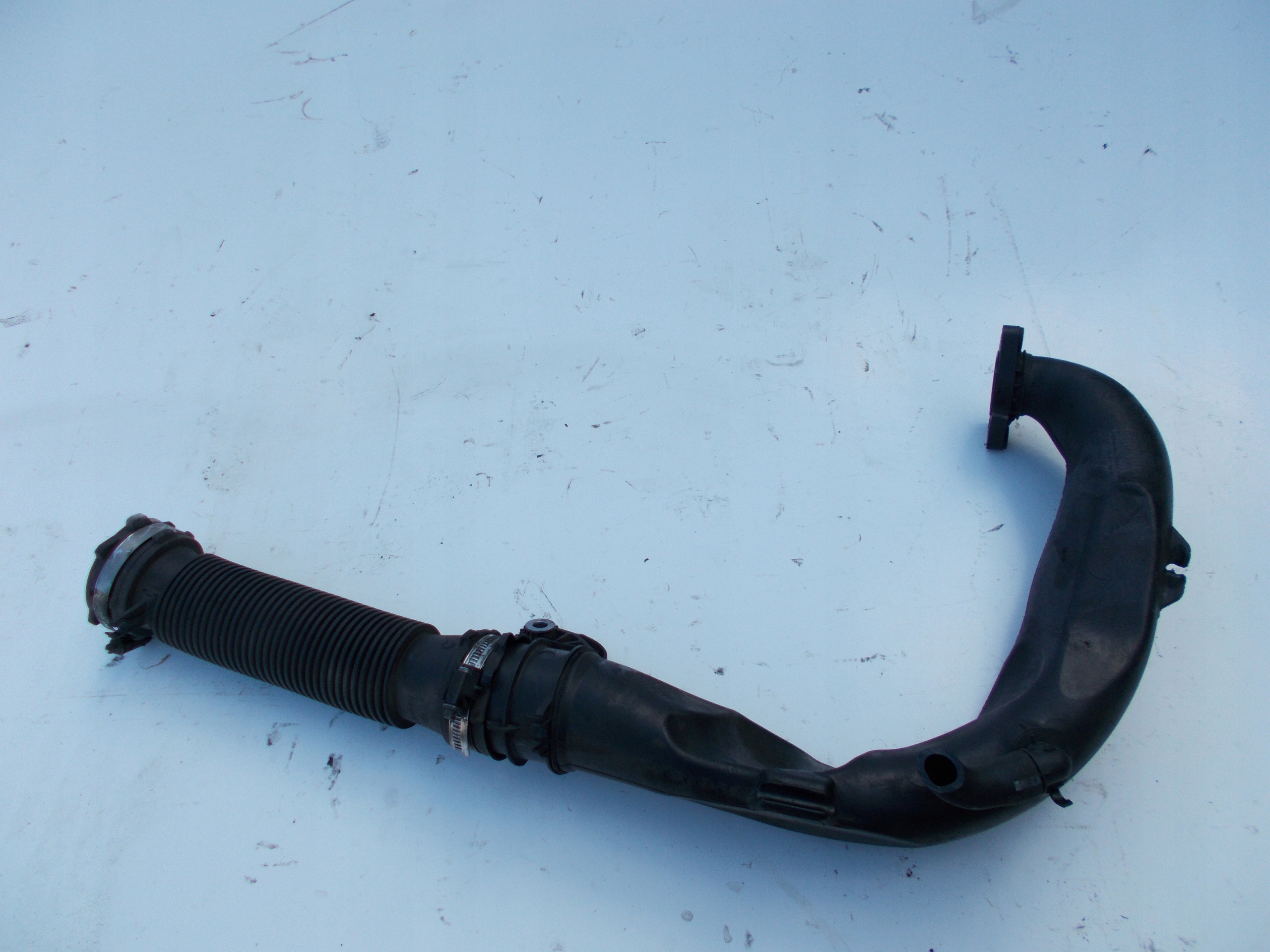 HADICA INTERCOOLERA RENAULT 1.5 DCI 8200645723