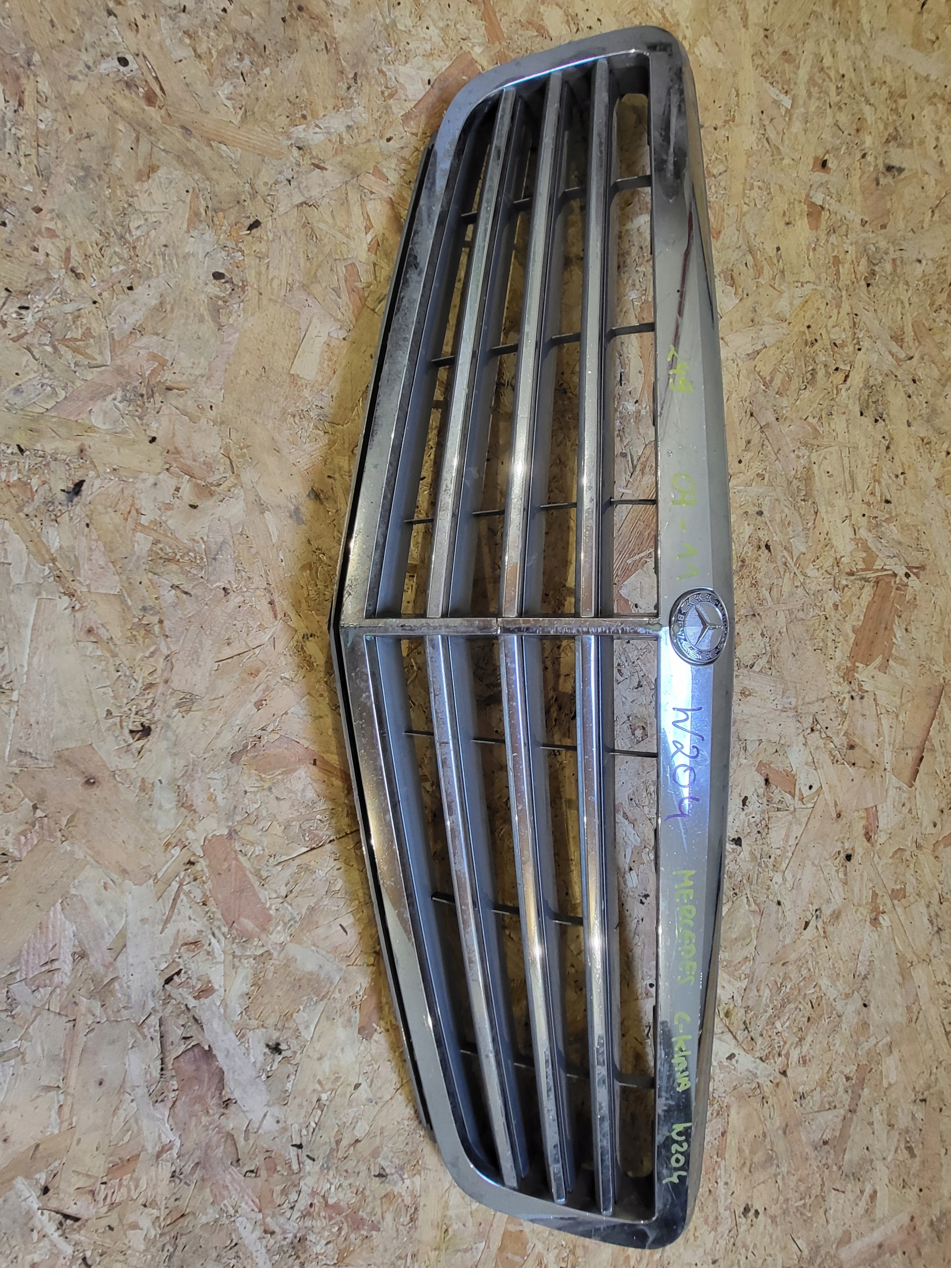 MRIEZKA LISTA MERCEDES C-KLASA W204 A2048801283