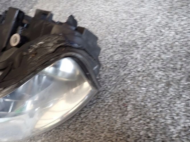 AUDI A4 B7 04-08 LAVE PREDNE SVETLO 8E941003BK