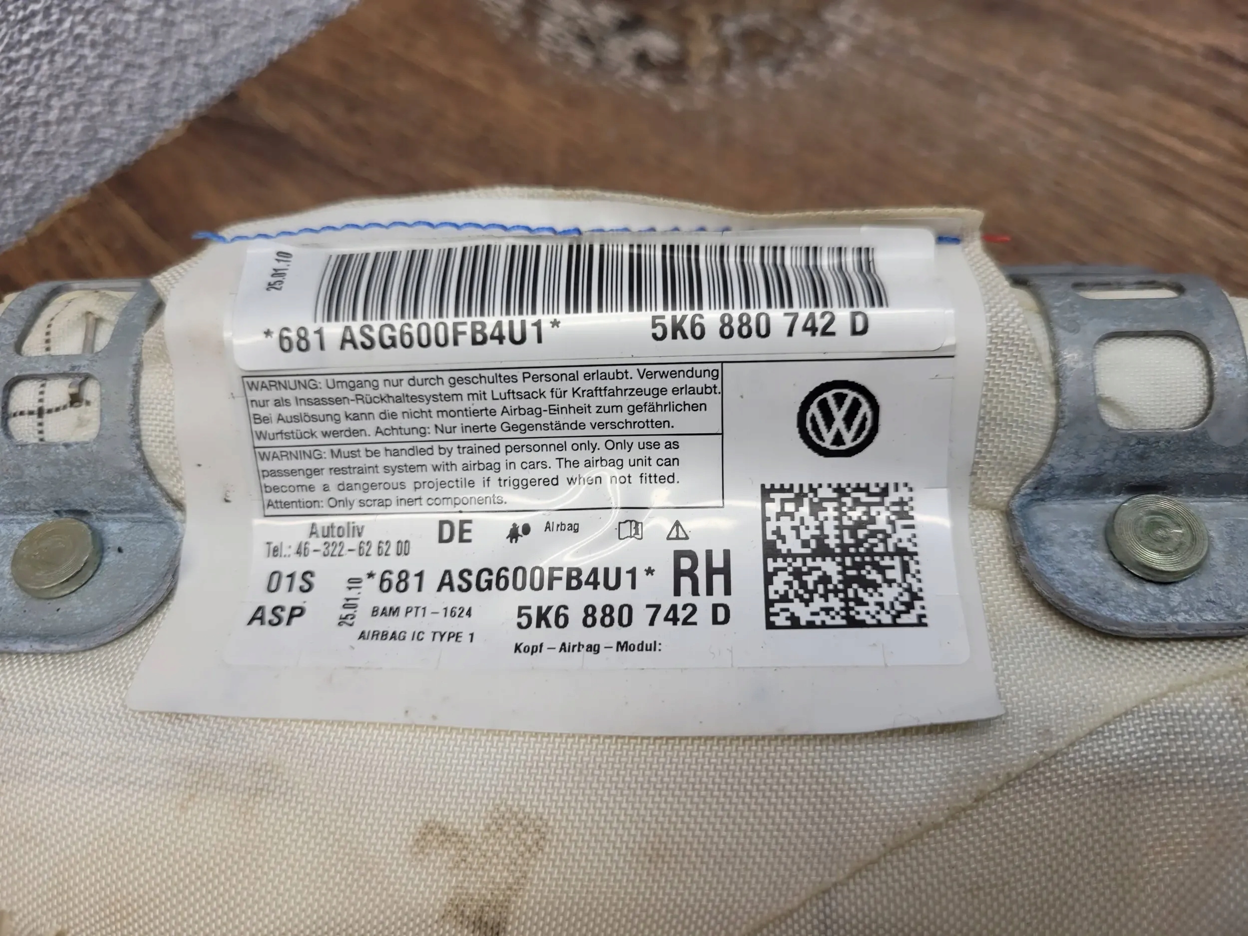 Volkswagen Golf VI 6 5K6880742D PRAVY STROPNY AIRBAG