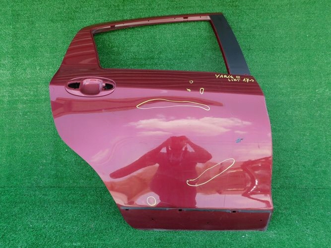 TOYOTA YARIS III LIFT 17- PRAVE ZADNE DVERE