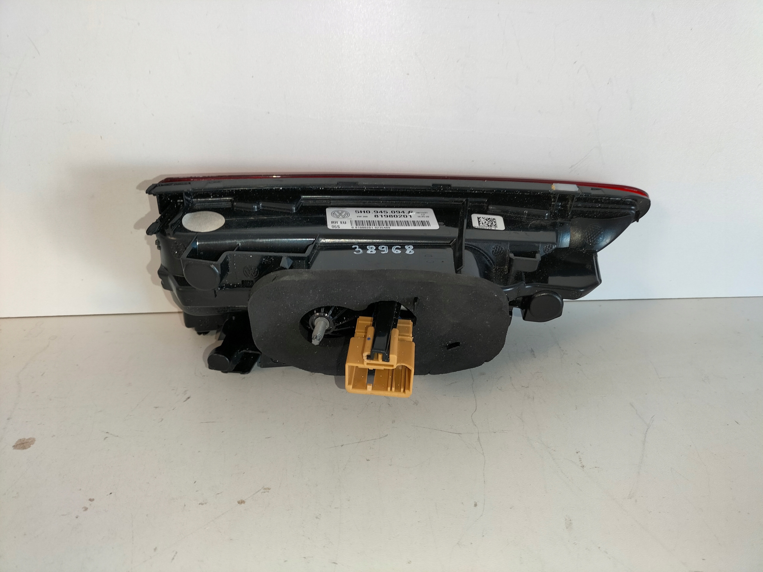 PRAVE ZADNE SVETLO VW GOLF 8 VIII 20- HB LED