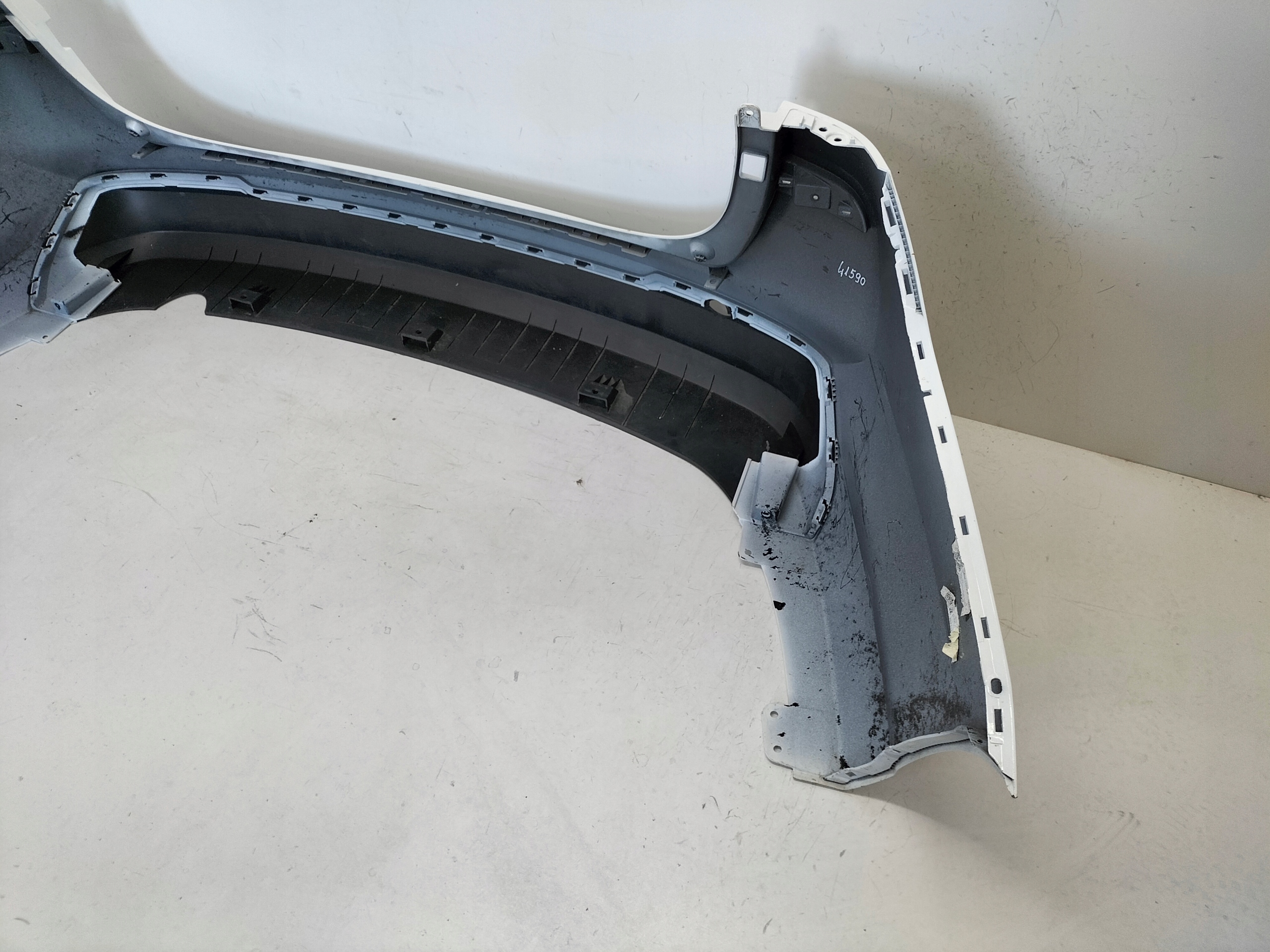 ZADNÝ NÁRAZNÍK HYUNDAI I30 III 17- KOMBI
