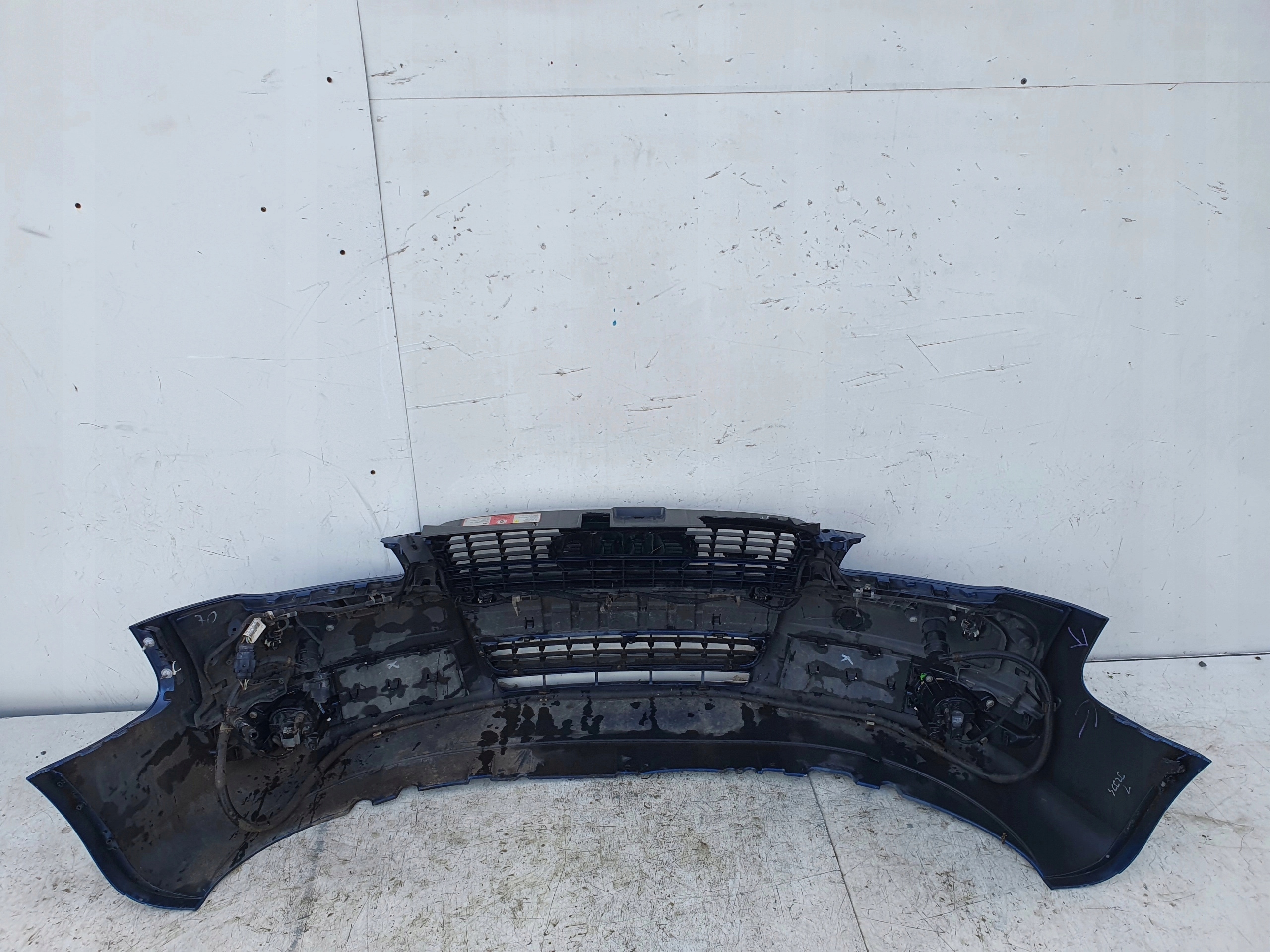 AUDI A4 B7 XENON PDC PREDNÝ NÁRAZNÍK