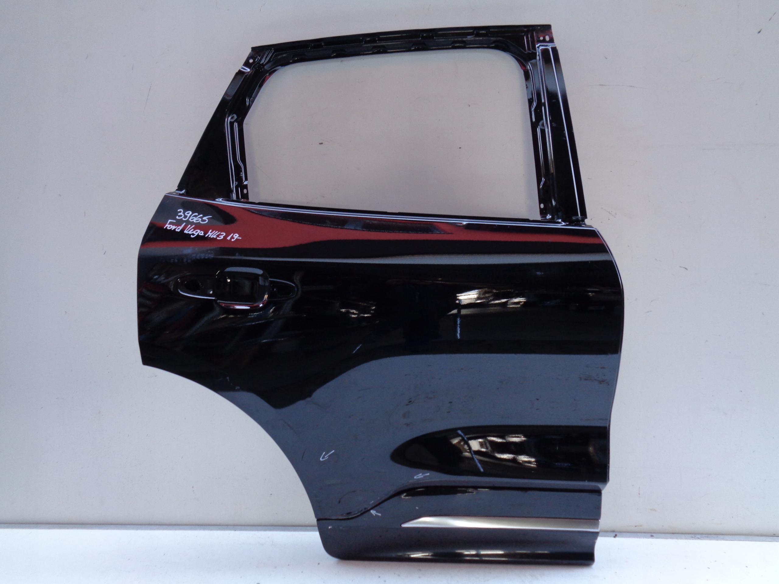 PRAVE ZADNE DVERE FORD KUGA MK3 19- NR 39665