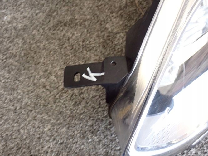FORD FIESTA MK8 VIII 17- LAVE PREDNE SVETLO