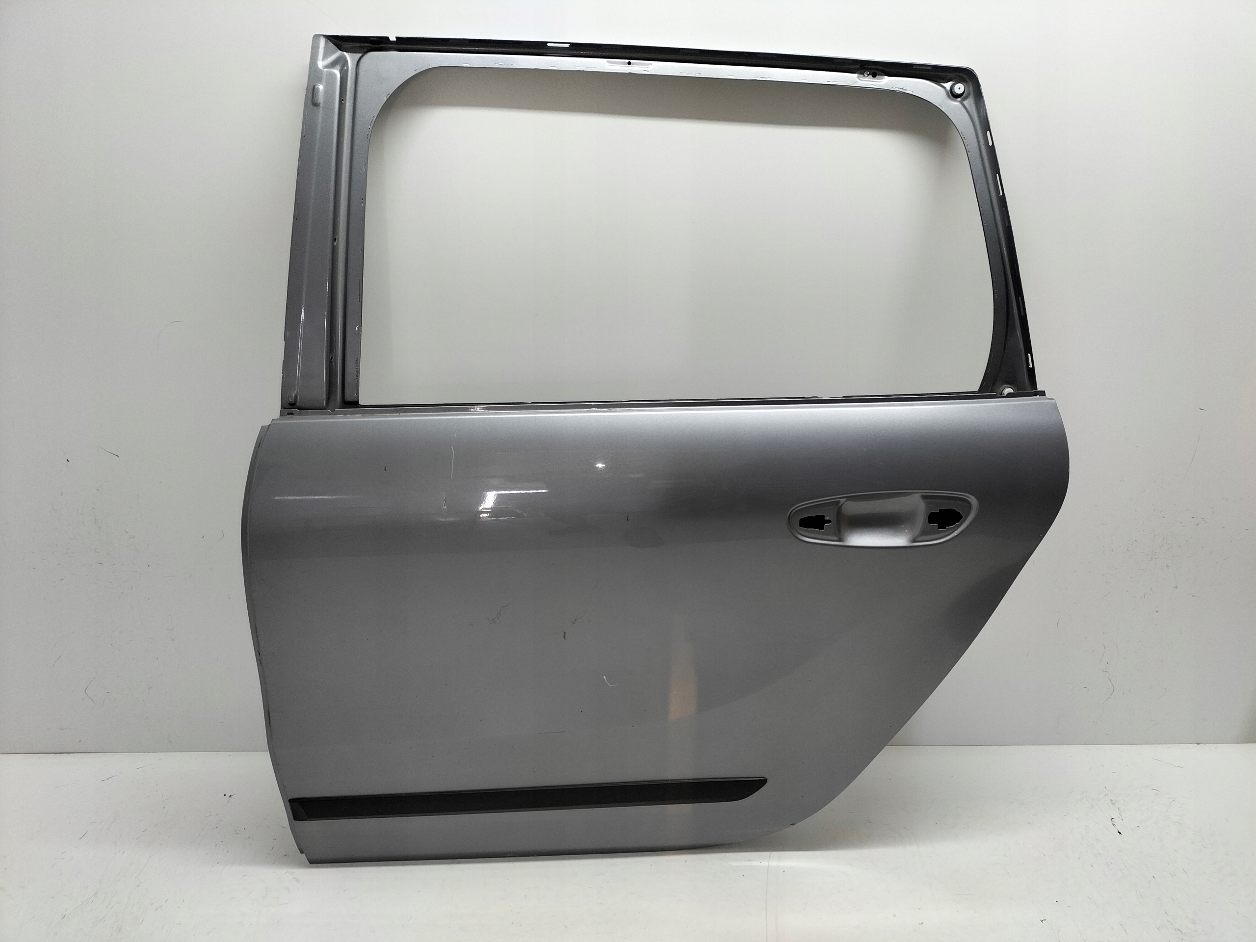 LAVE ZADNE DVERE CITROEN C4 GRAND PICASSO II 13-