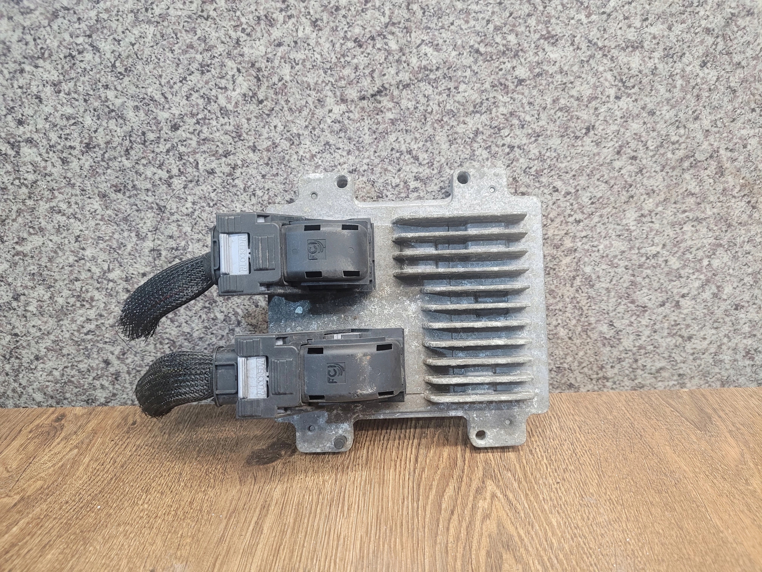 RIADIACA JEDNOTKA ECU OPEL CORSA E 1.4 E83 12657461 ABSW