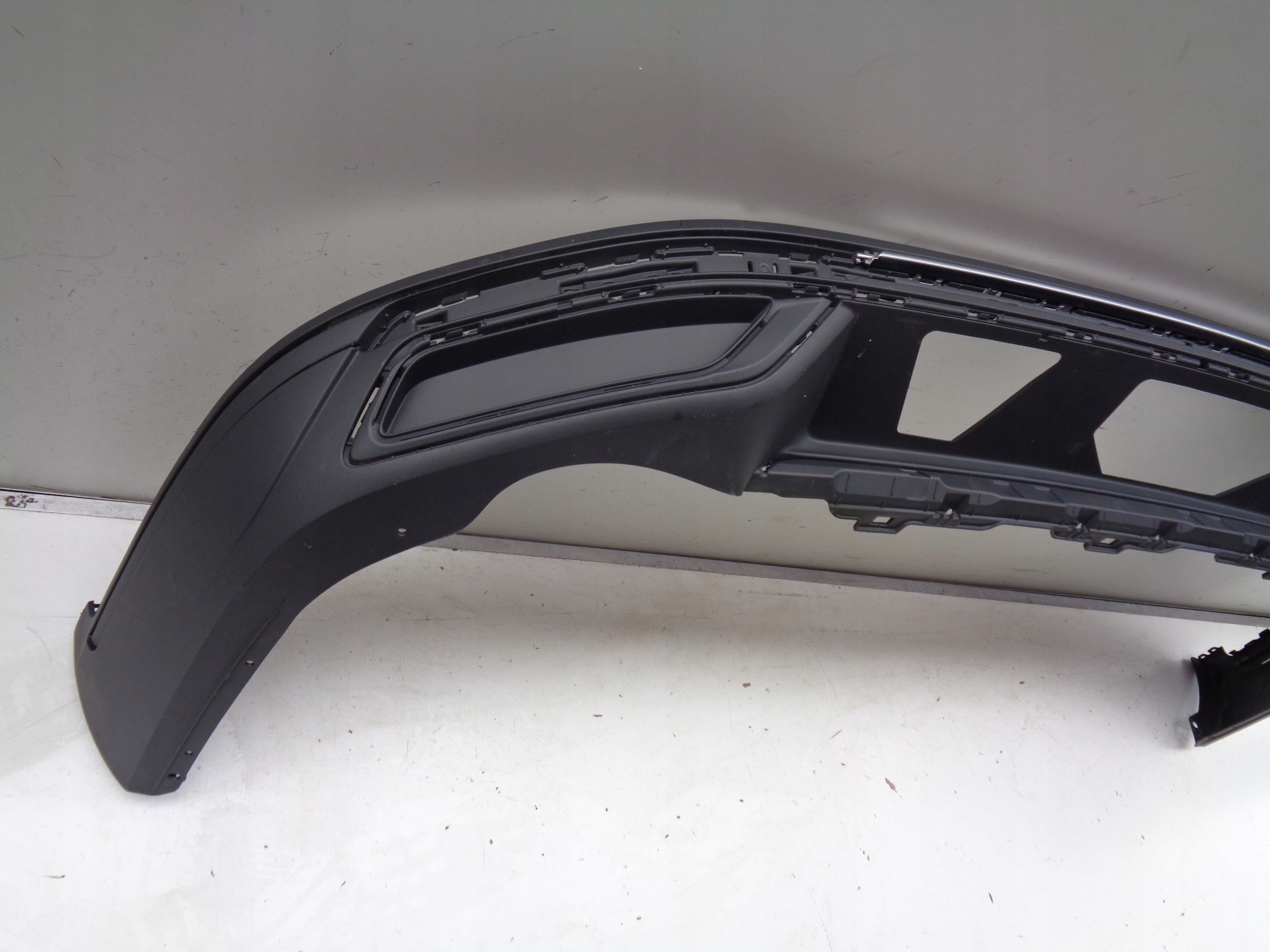 DRZIAK ZADNEHO NARAZNIKA VW PASSAT B8 LIFT ALLTRACK