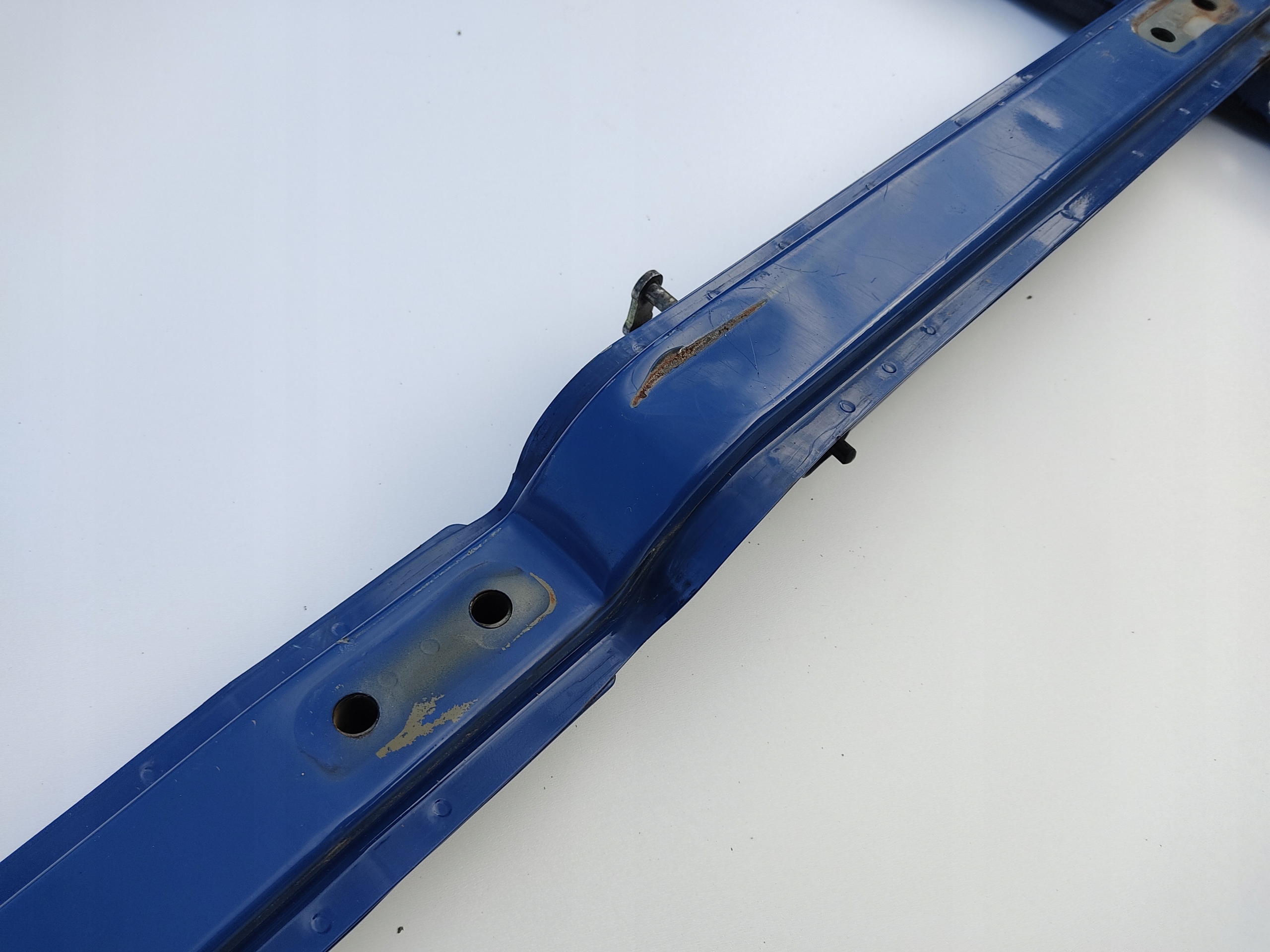 VÝSTUHA STĹPIK PRAVÝCH DVERÍ LAND ROVER DEFENDER 1999-2014