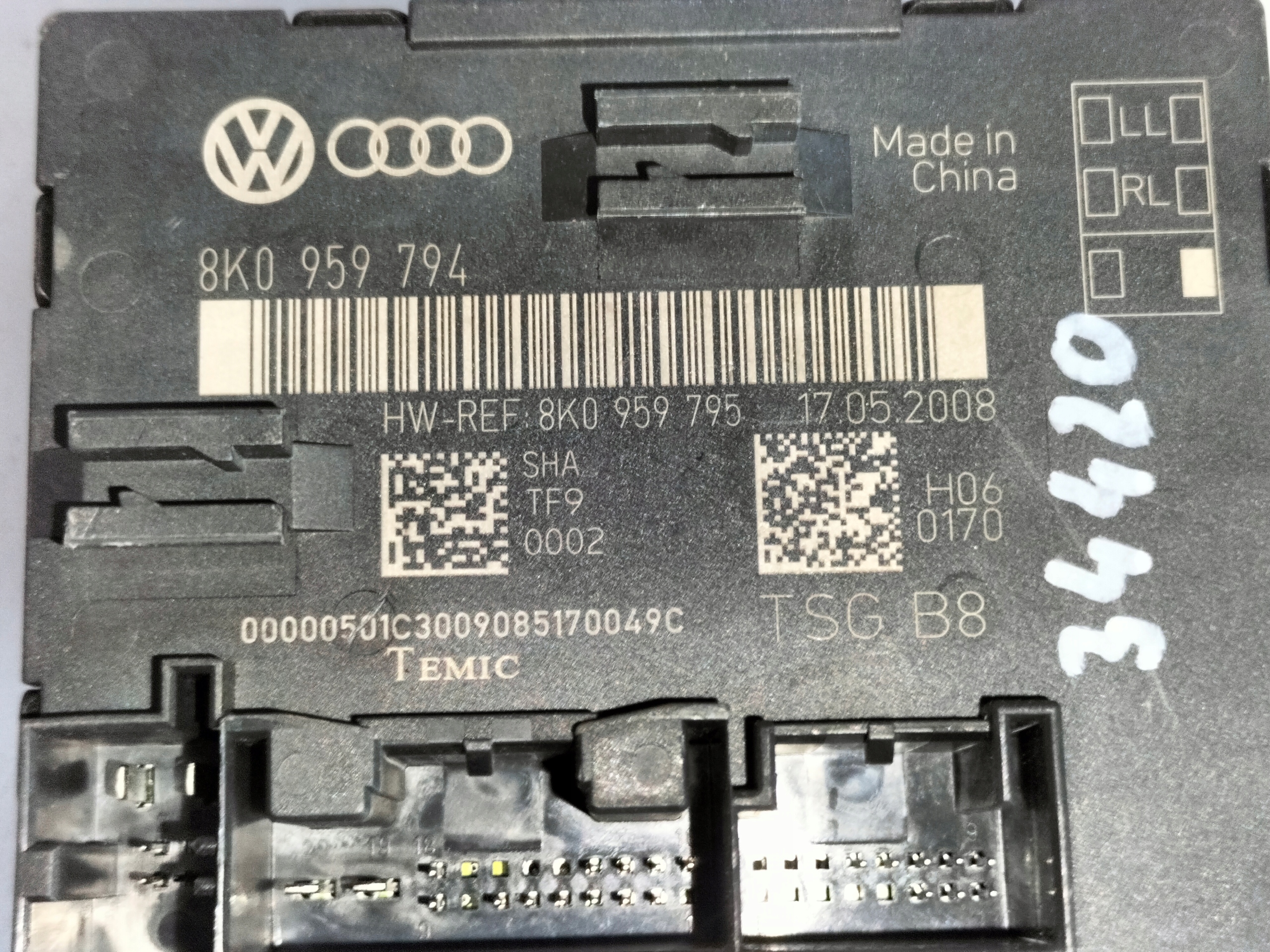 MODUL RIADIACA JEDNOTKA ZADNYCH DVERI PRAVY AUDI A4 B8 07-