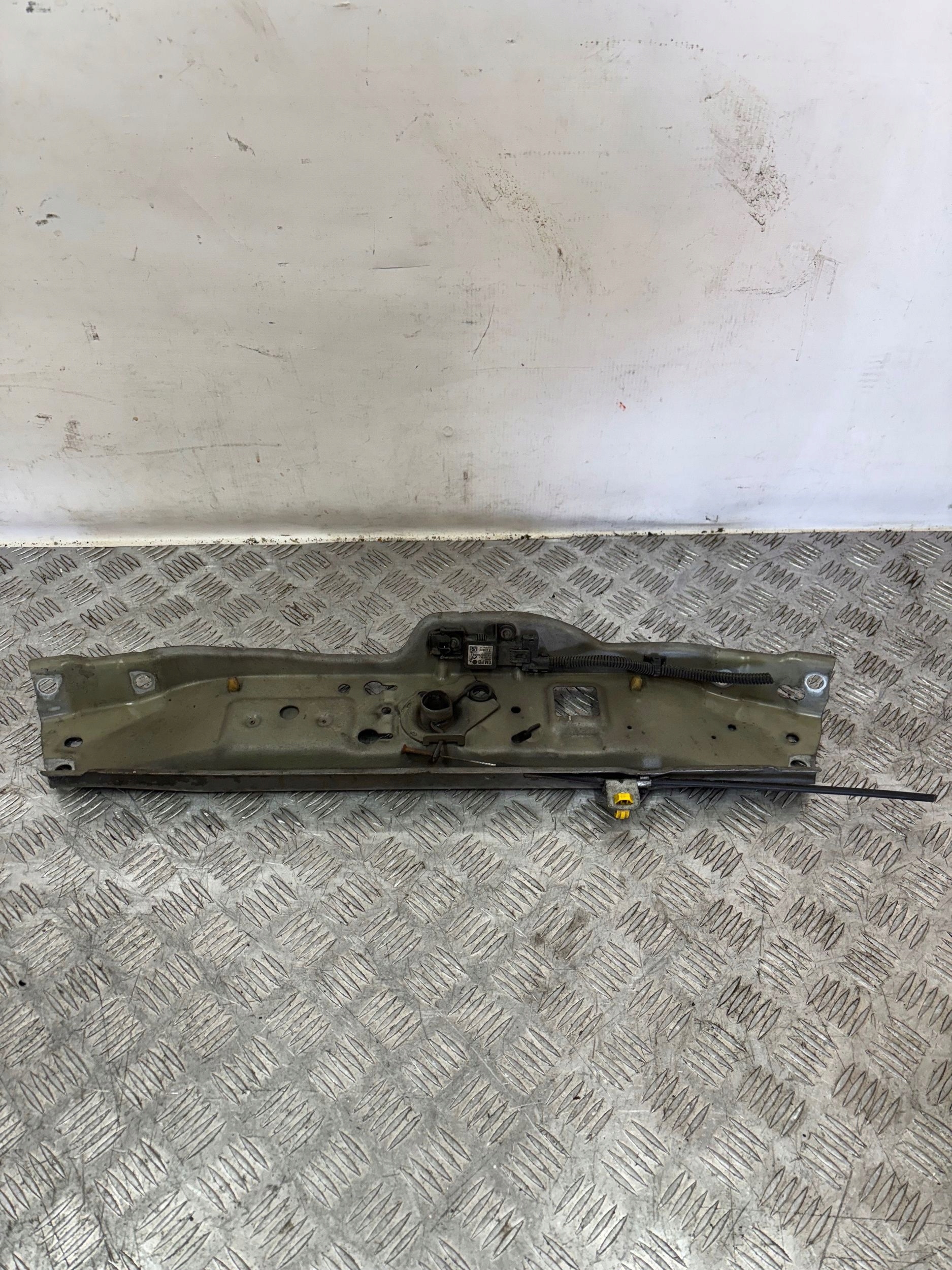 VRCHNÉ PREDNÉ PÁS OPEL ZAFIRA B