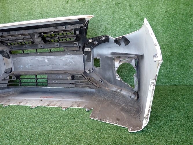 MITSUBISHI SPACE SATR LIFT 19- PREDNÝ NÁRAZNÍK