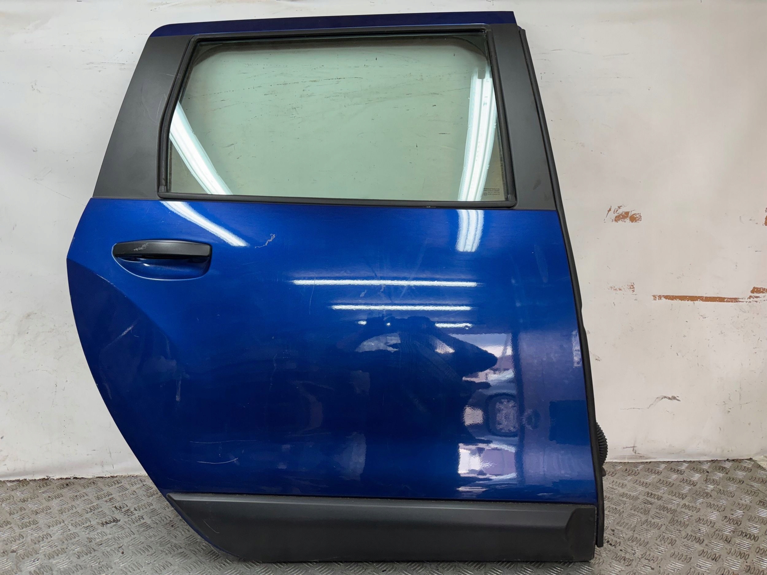 PRAVE ZADNE DVERE DACIA LODGY