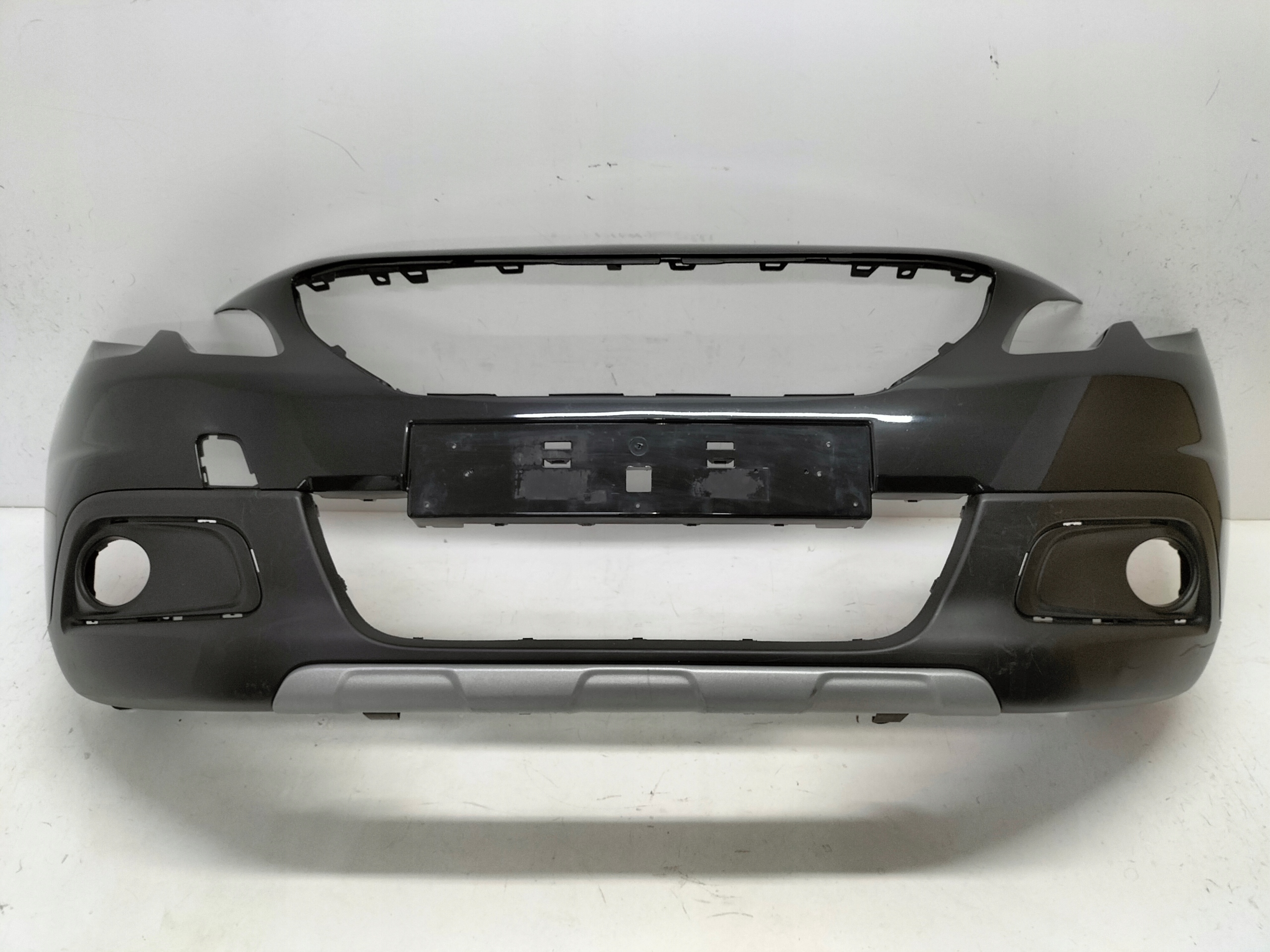 PREDNÝ NÁRAZNÍK PEUGEOT 2008 LIFT 16-