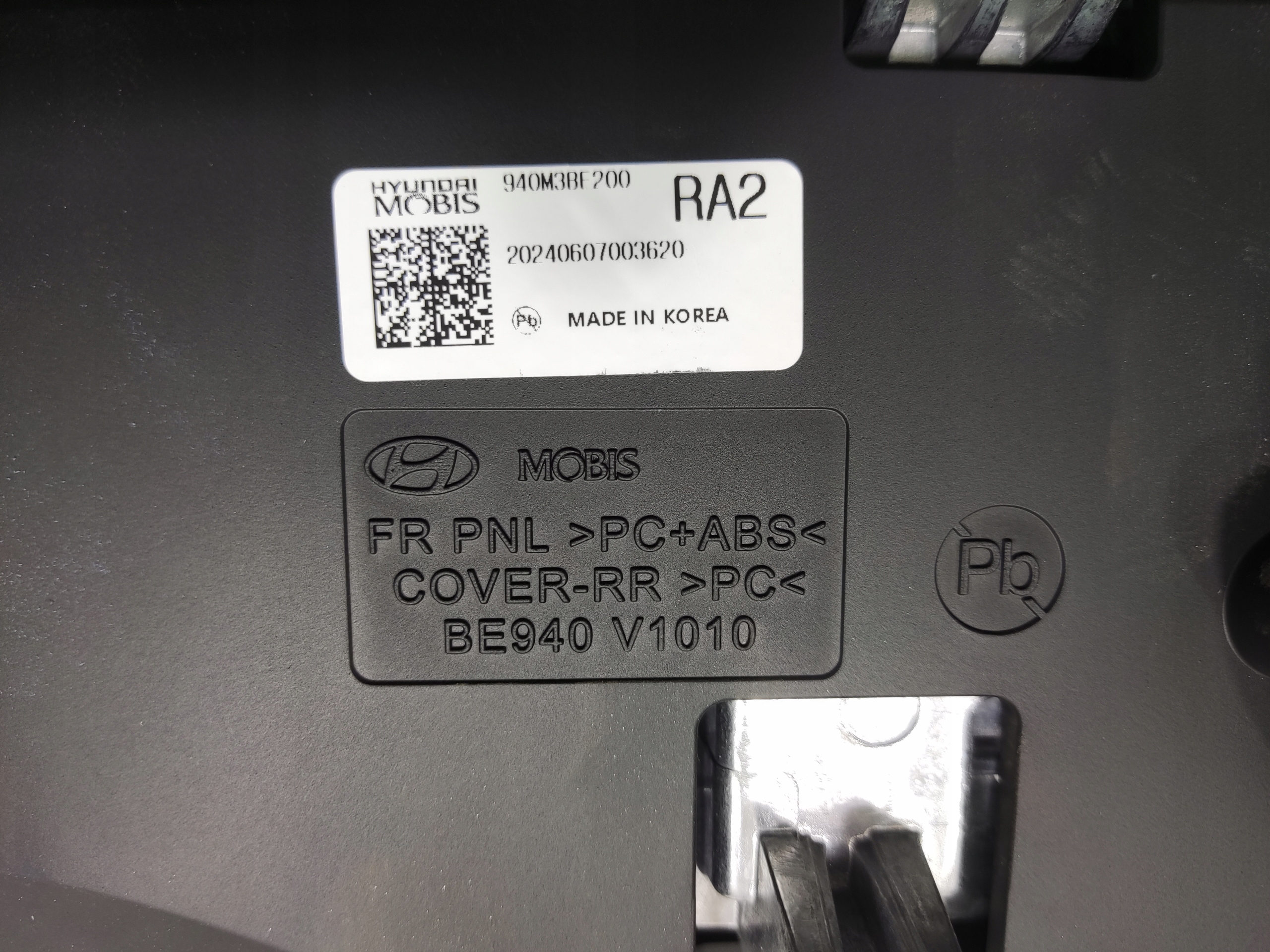 DISPLEJ RADIA NAVIGACIE HYUNDAI KONA II 940M3BE200 2023-2025
