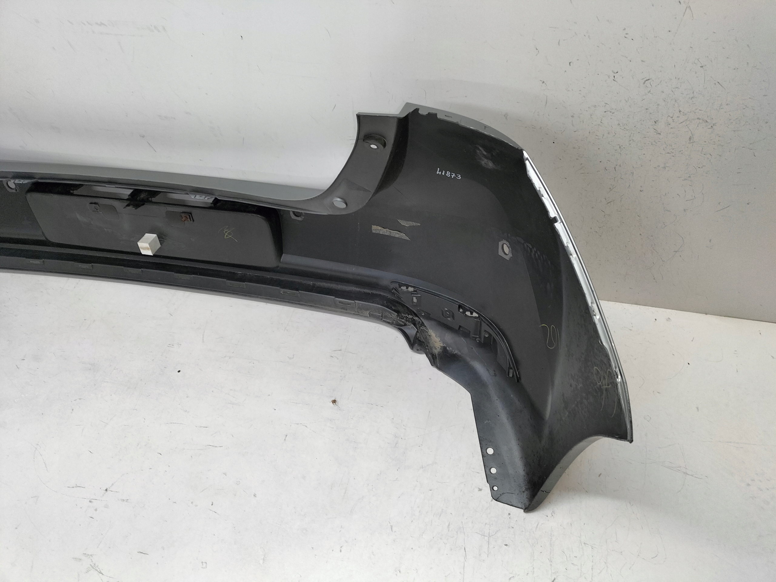 ZADNÝ NÁRAZNÍK TOYOTA AURIS II LIFT 15-18 HB