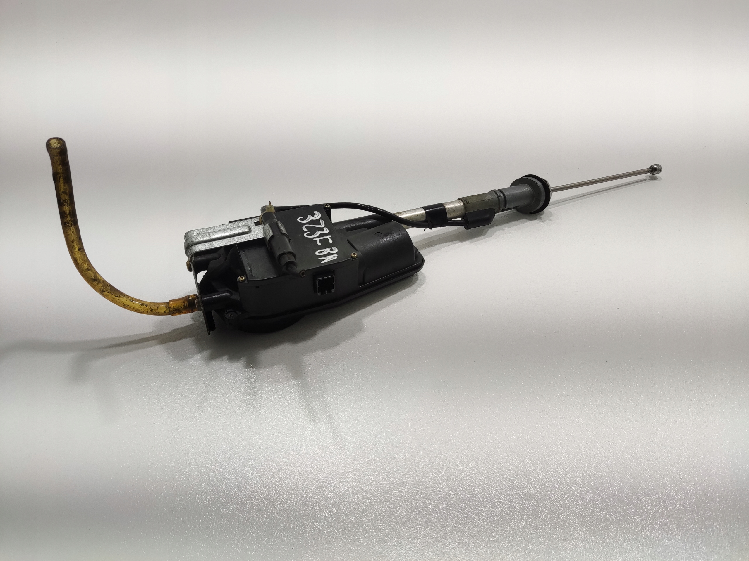 ANTENA RADIA ELEKTRICKE B01B66930 MAZDA 323F BA 1994-1998
