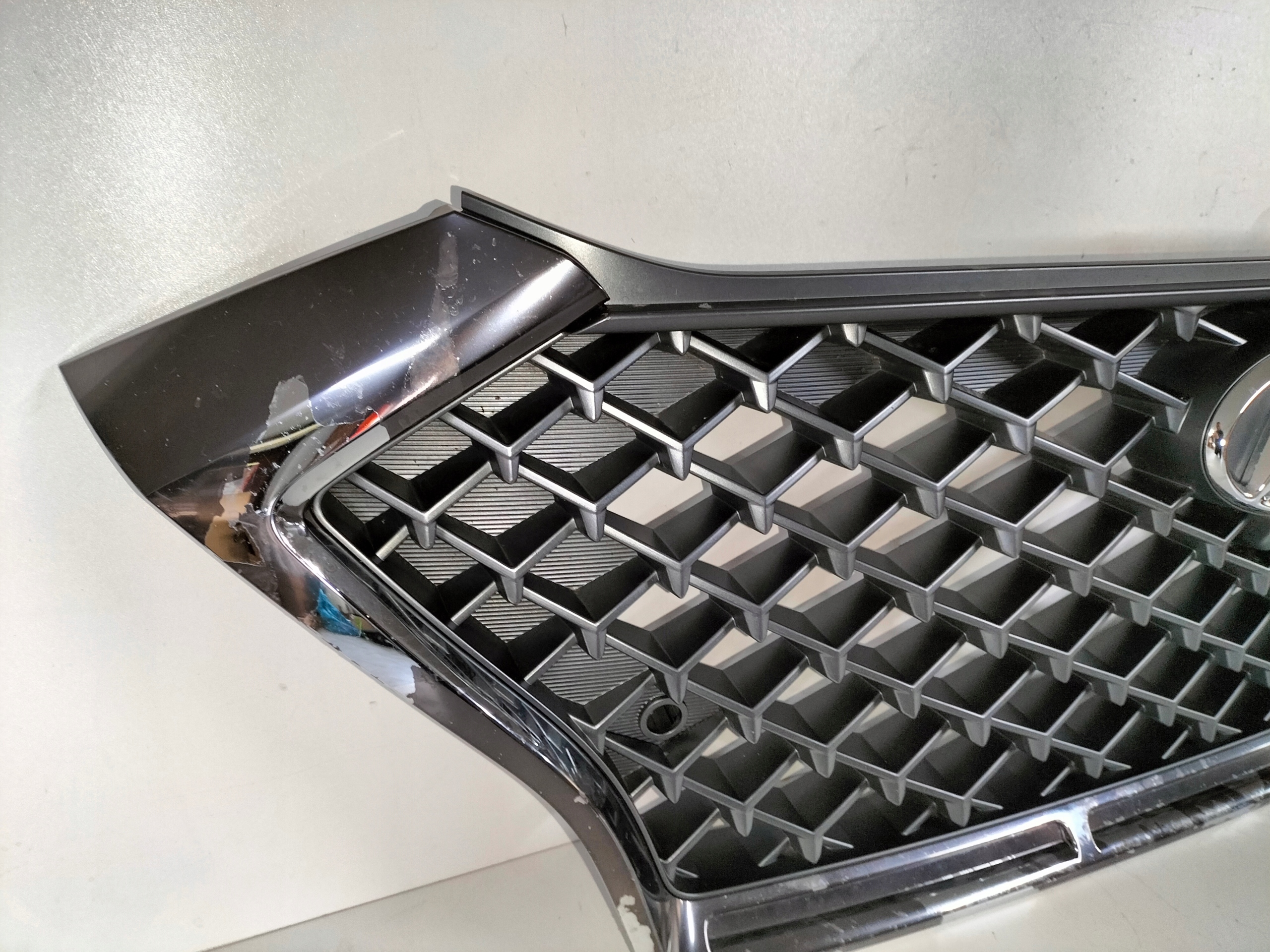 MRIEZKA LISTA HYUNDAI TUCSON III LIFT 18- N-LINE szary STRED