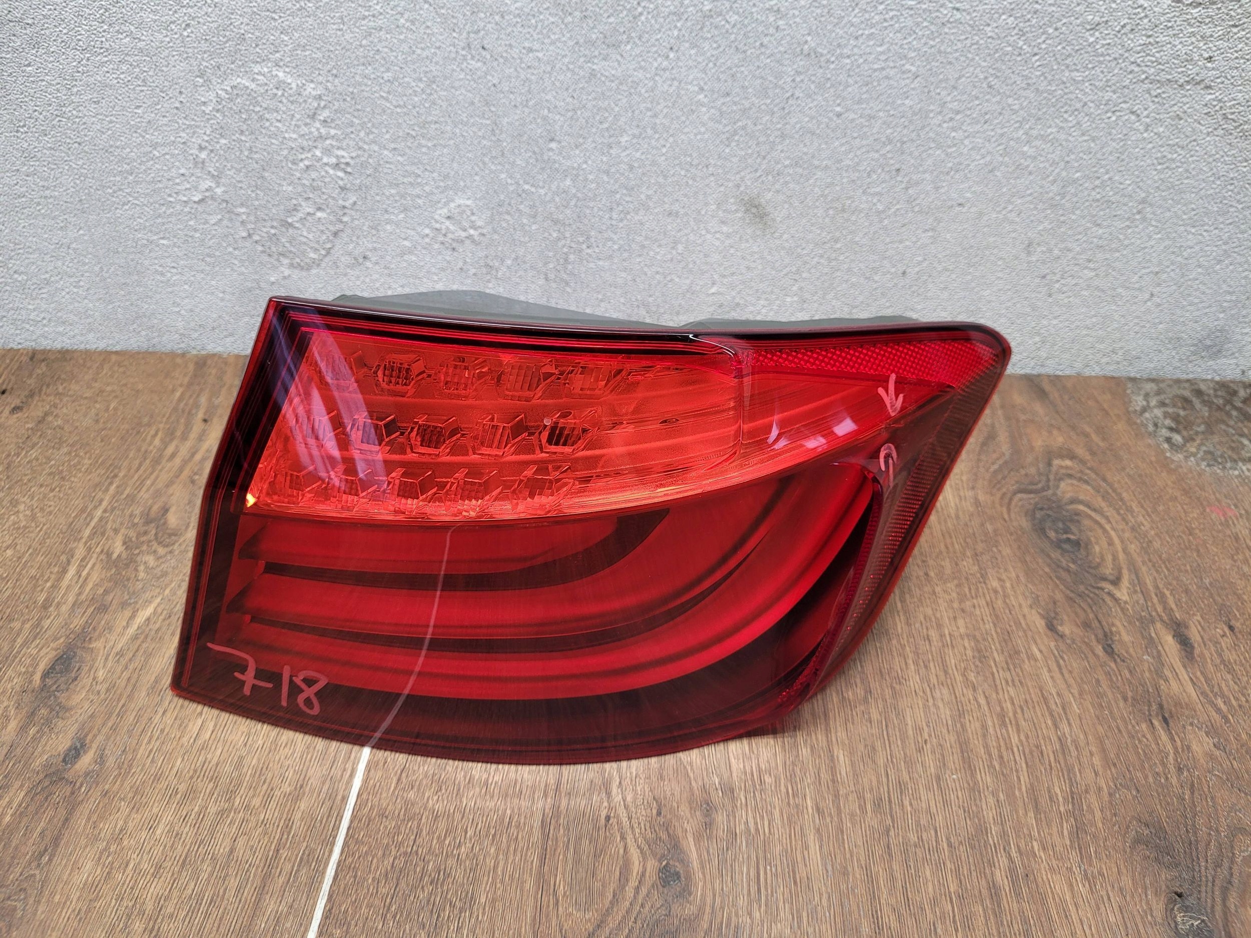 BMW 5 F10 173462-02 PRAVÉ ZADNÉ SVETLO