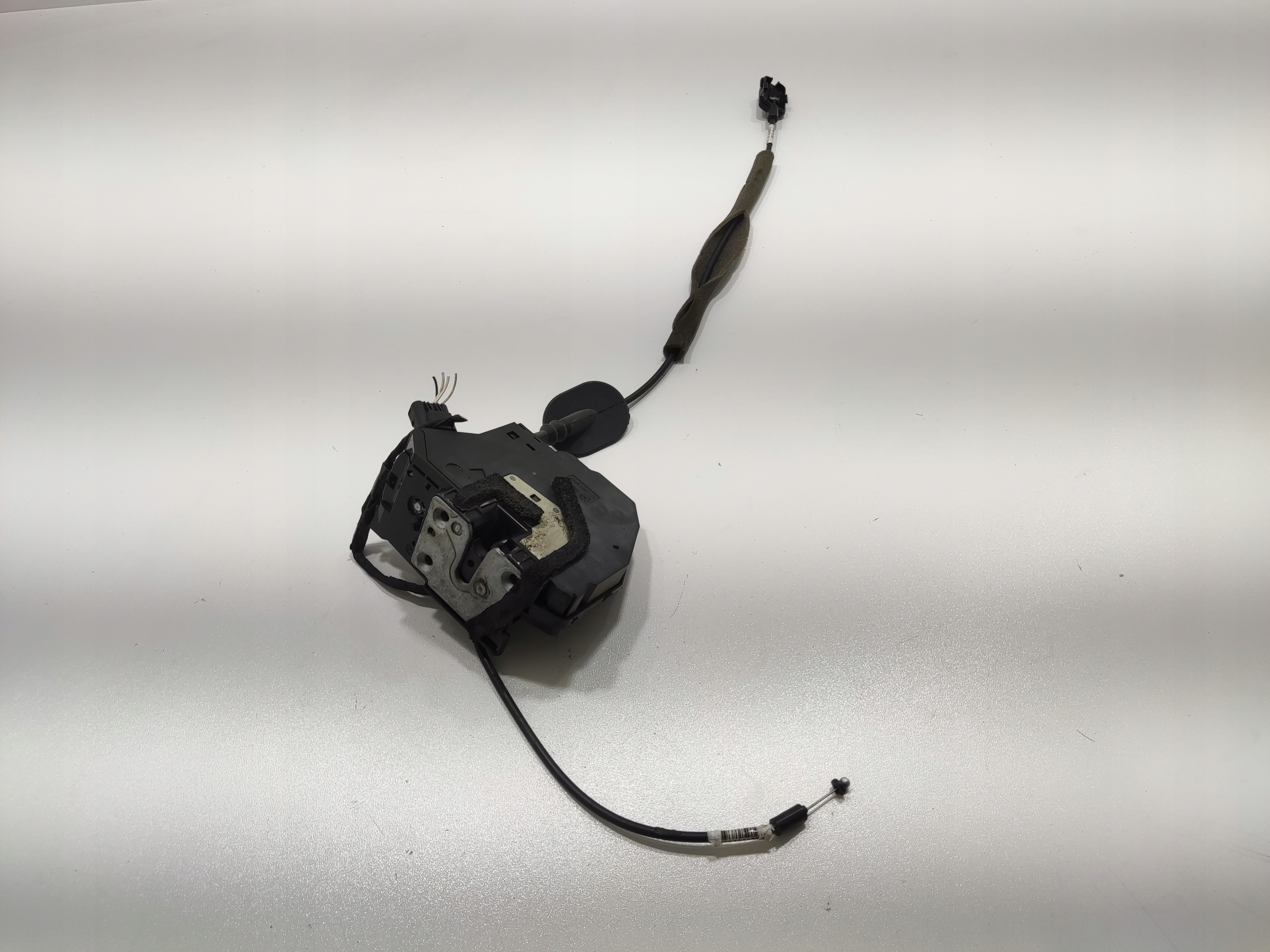 ZAMOK PRAVYCH PREDNYCH DVERI RENAULT CLIO IV 805004945R 4 PIN 2013-2019
