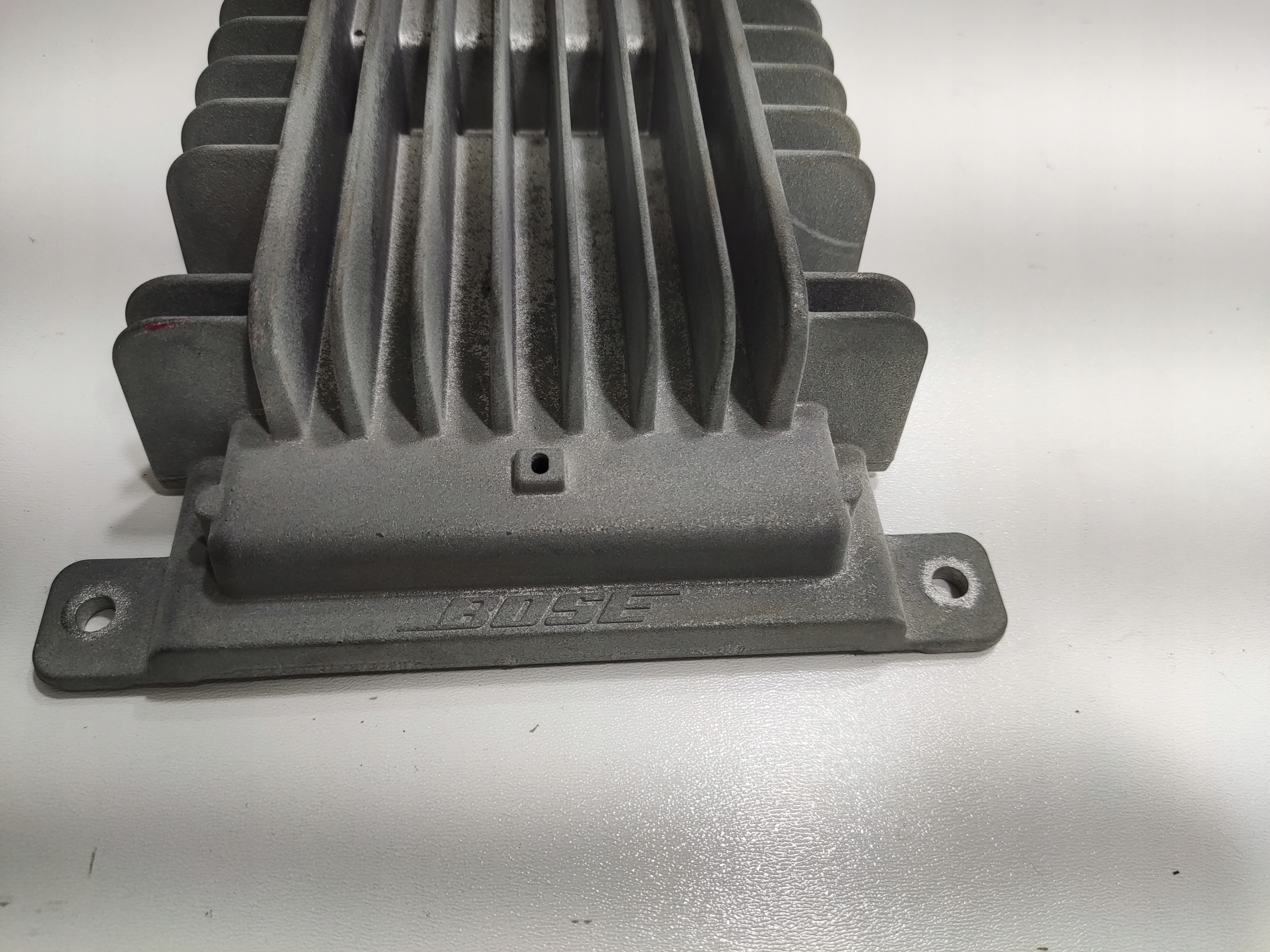 ZOSILNOVAC AUDIO BOSE NISSAN X-TRAIL T31 2007-2014 28061-JG40A