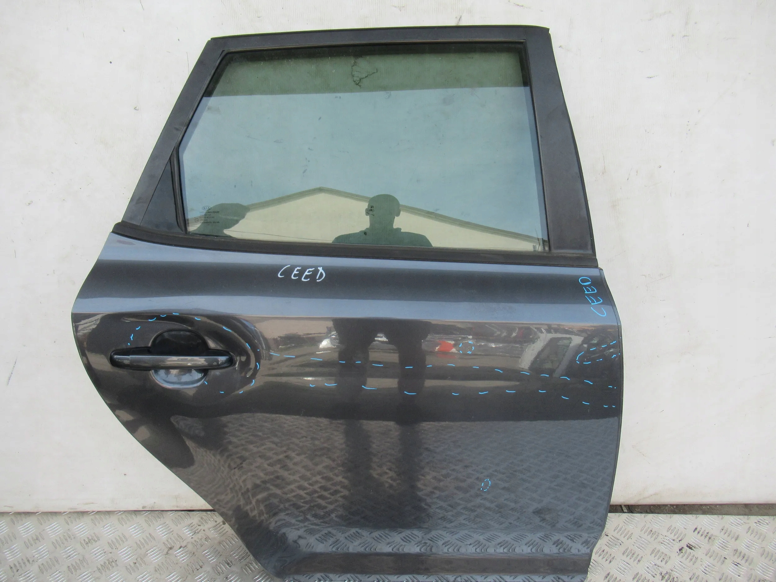 PRAVE ZADNE DVERE KIA CEED I KOMBI 06-