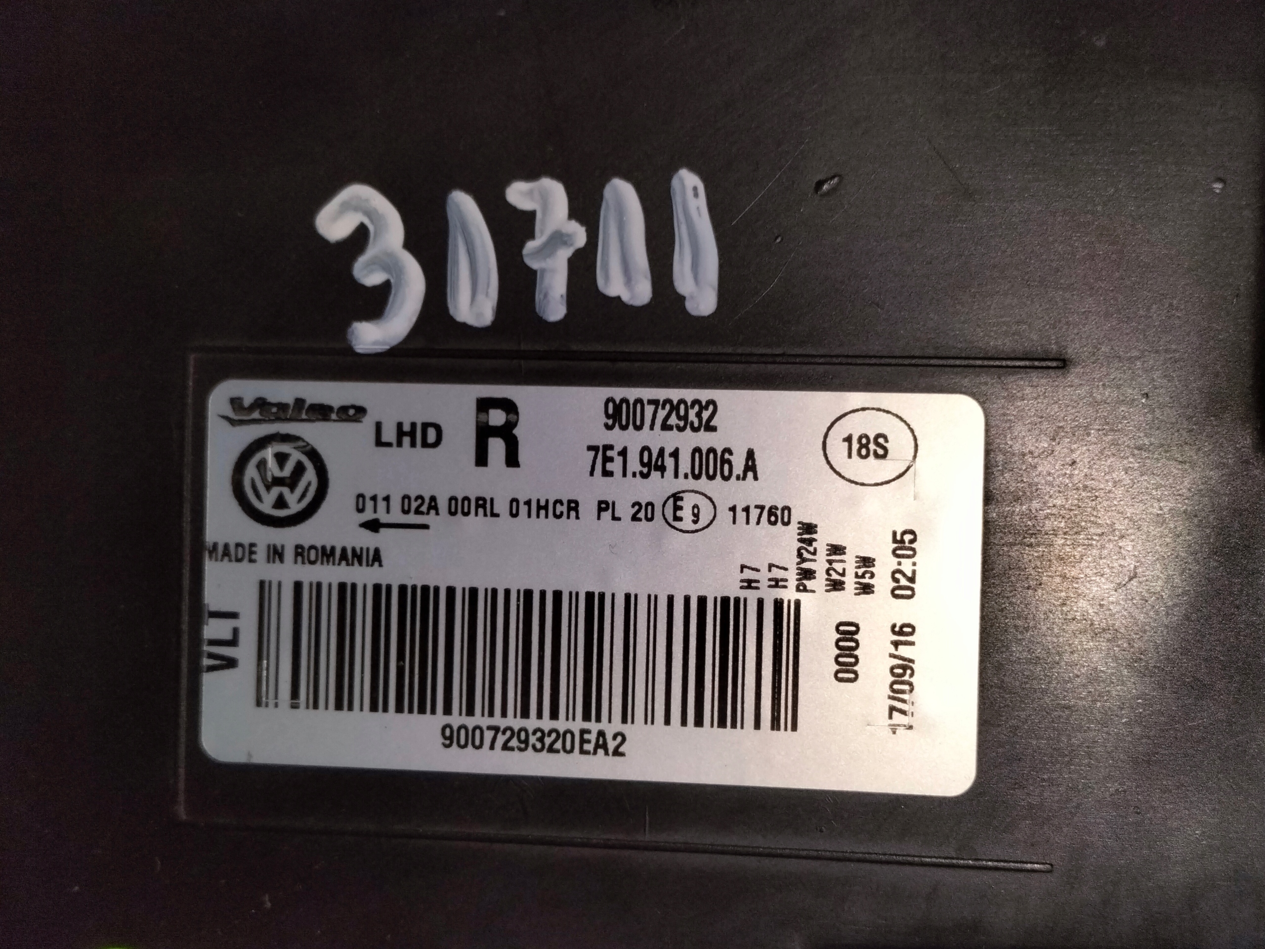 PRAVE PREDNE SVETLO VW T6 15-