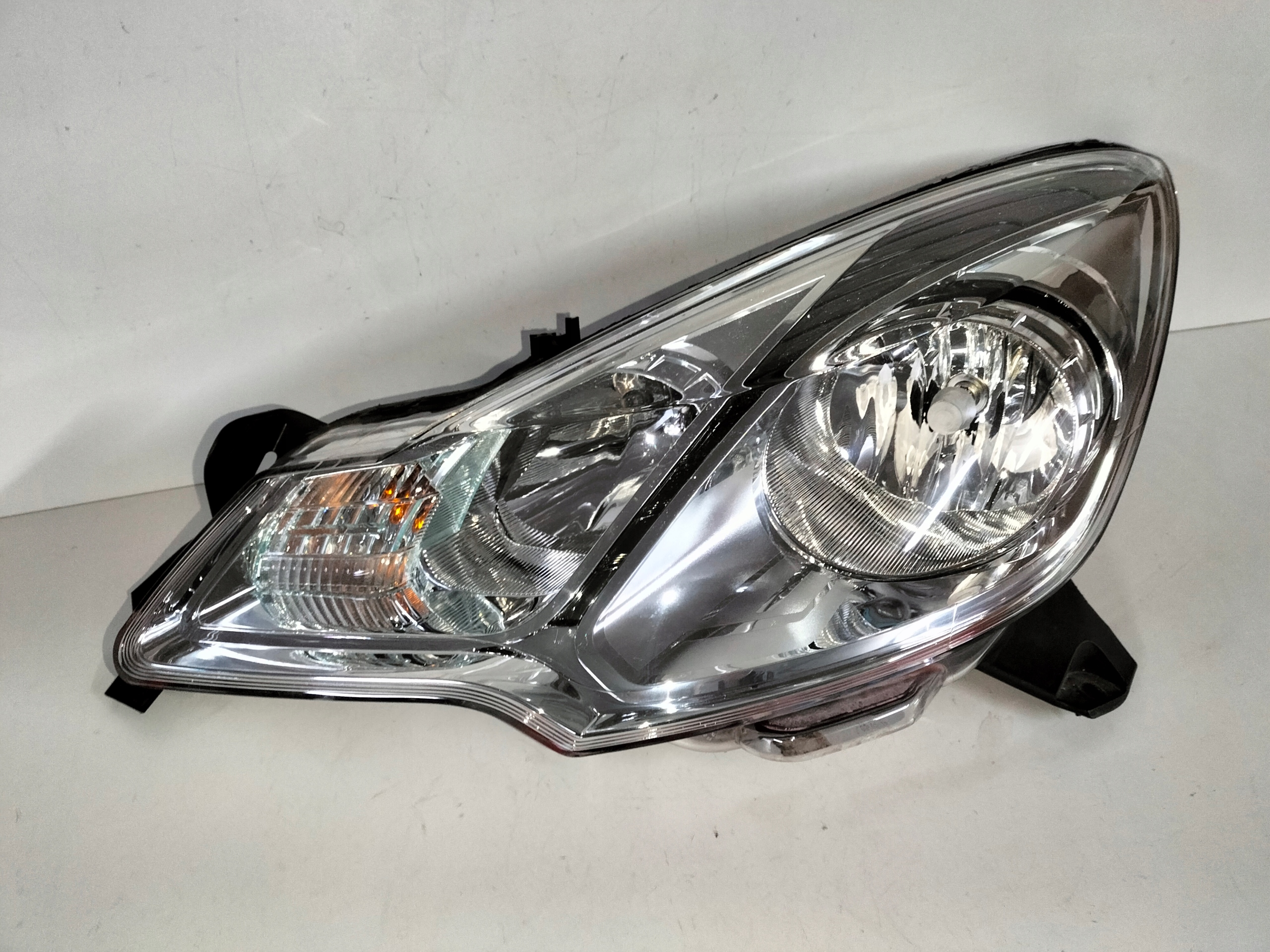 LAVE PREDNE SVETLO CITROEN C3 II 09-13