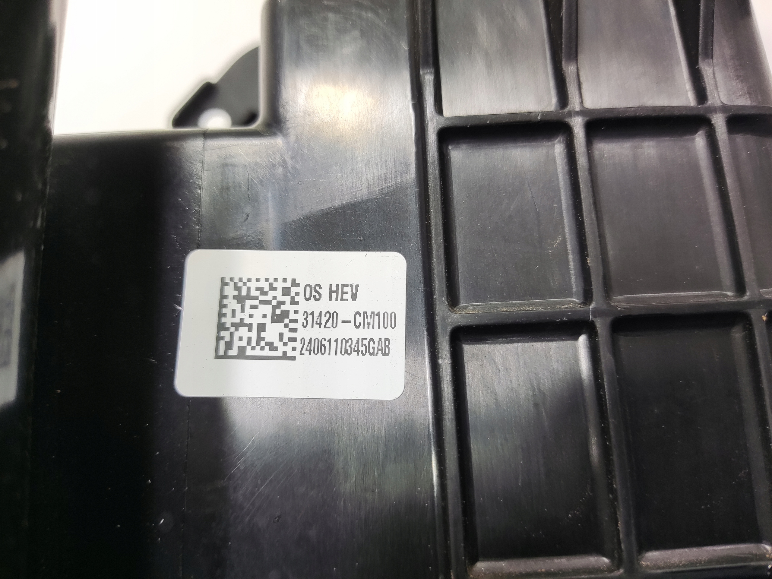 UHLÍKOVÝ FILTER HYUNDAI KONA II 1.6 HYBRID 2023-2025 31420-CM100
