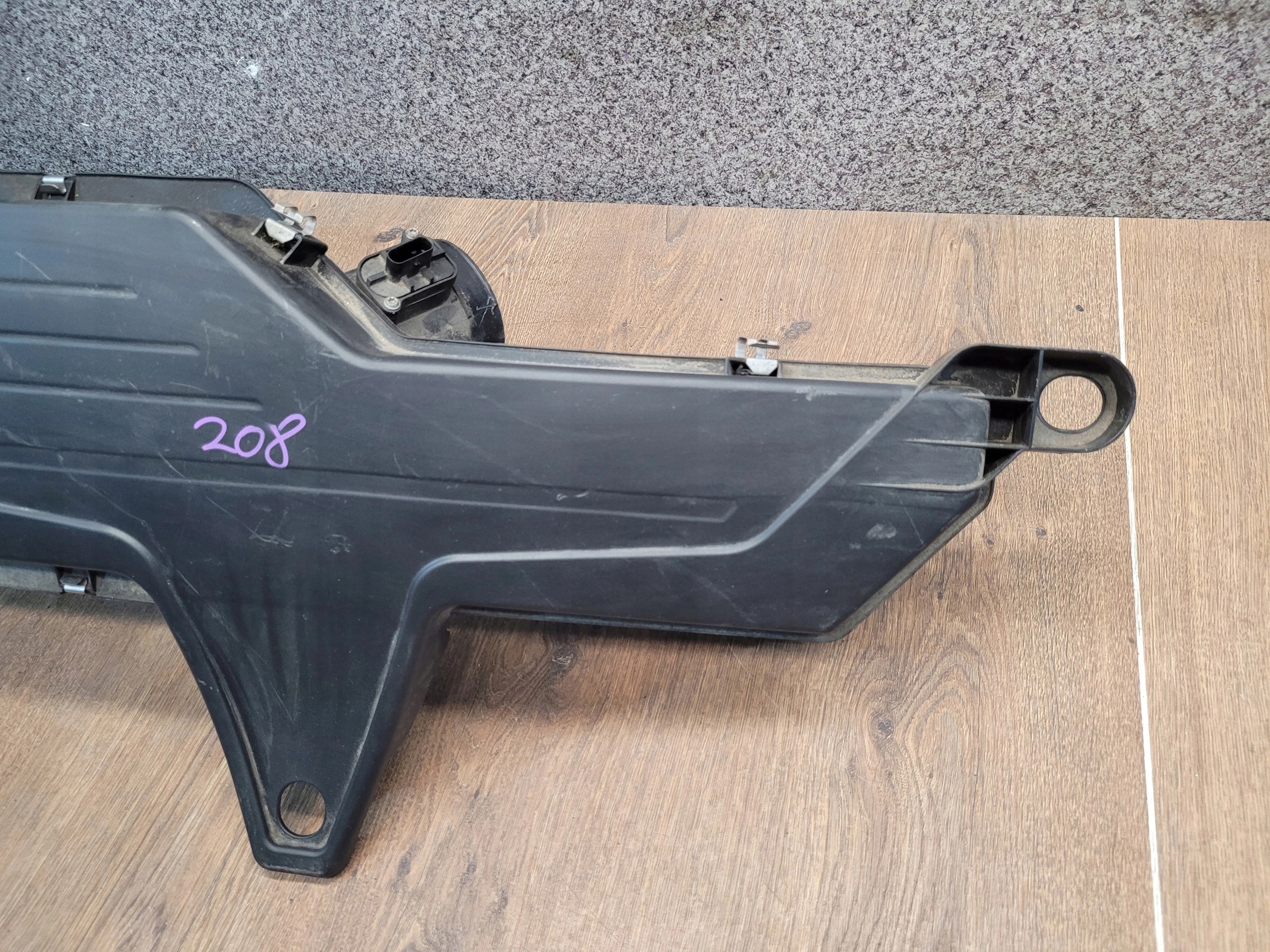 BMW F30 F31 2.0D OBAL VZDUCHOVÉHO FILTERA 70518447