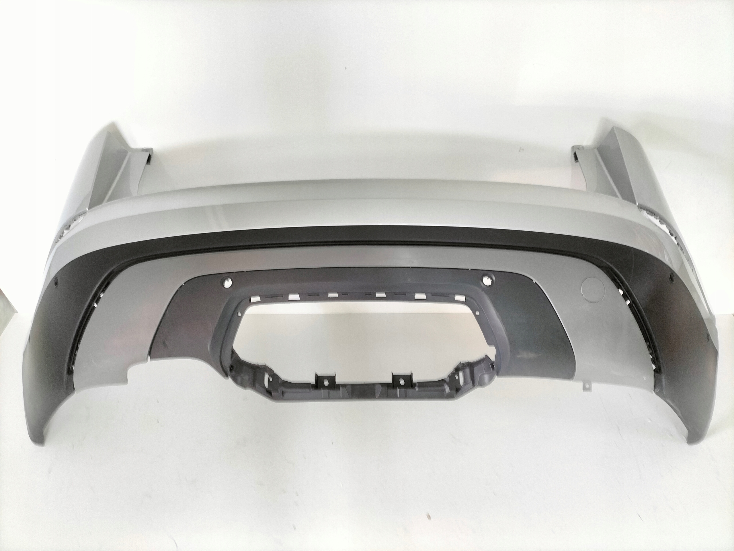 ZADNÝ NÁRAZNÍK RANGE ROVER VELAR 17-