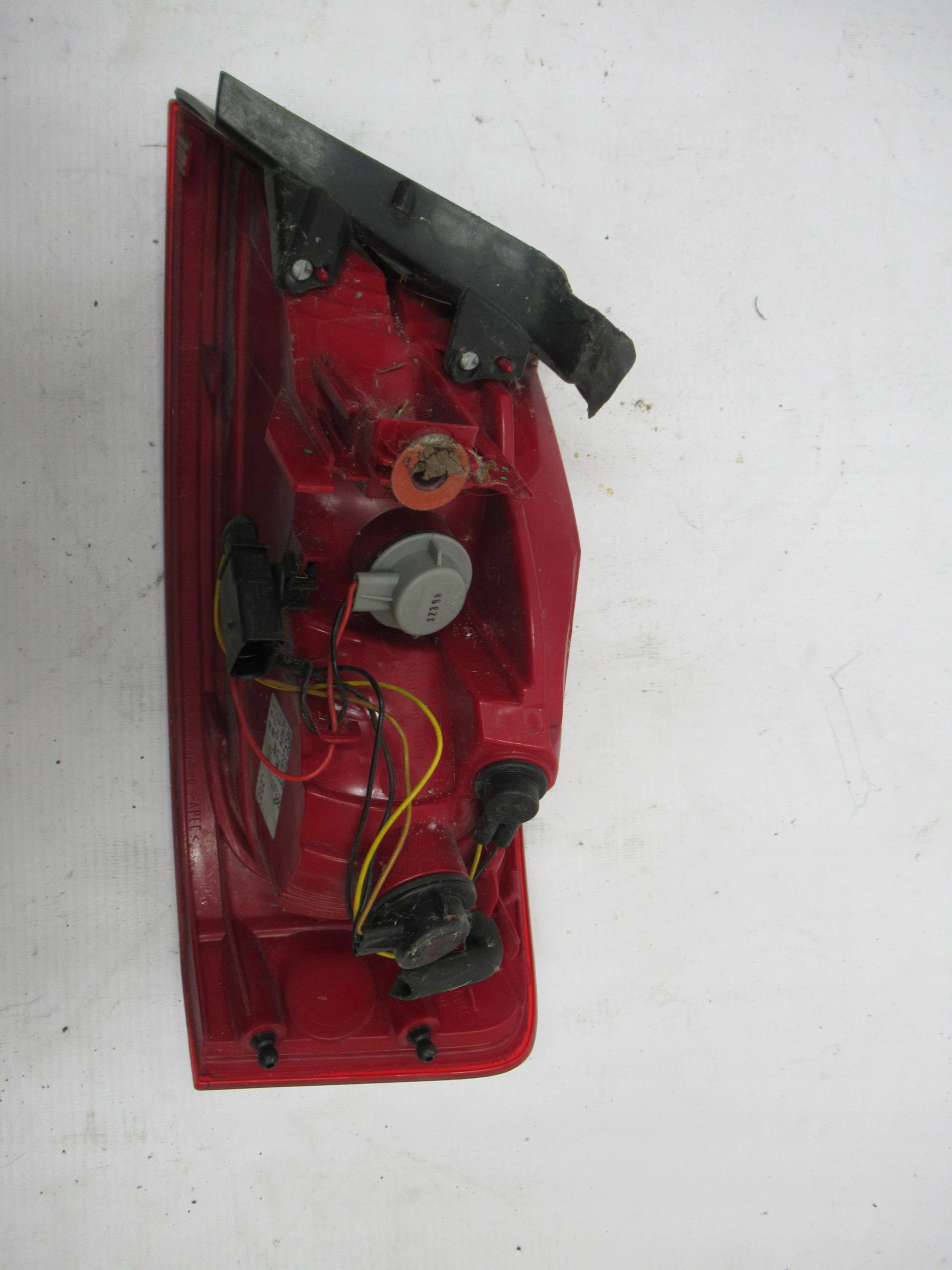 LAVE ZADNE SVETLO AUDI A5 8T0945095