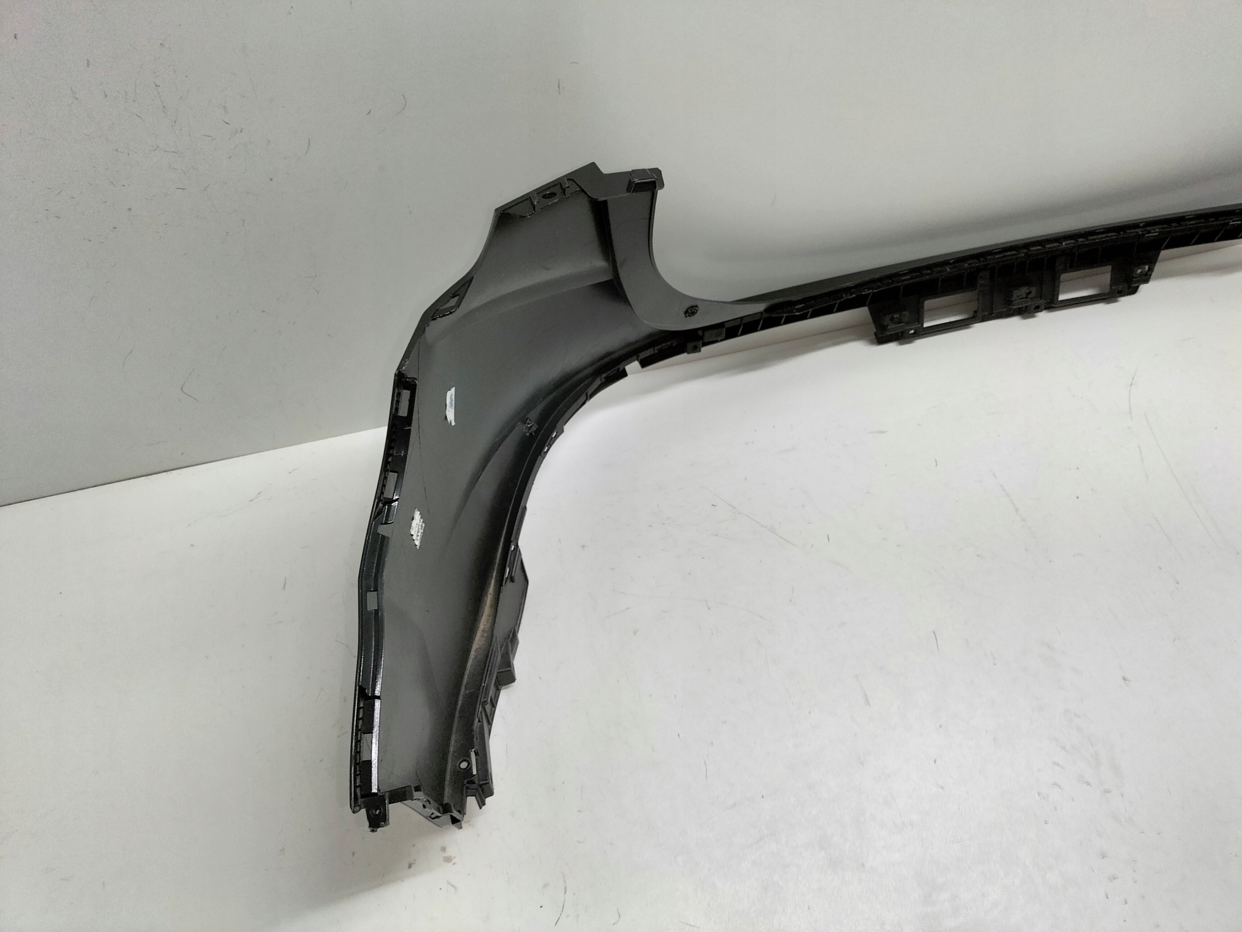 ZADNÝ NÁRAZNÍK HYUNDAI SANTA FE IV LIFT 21-