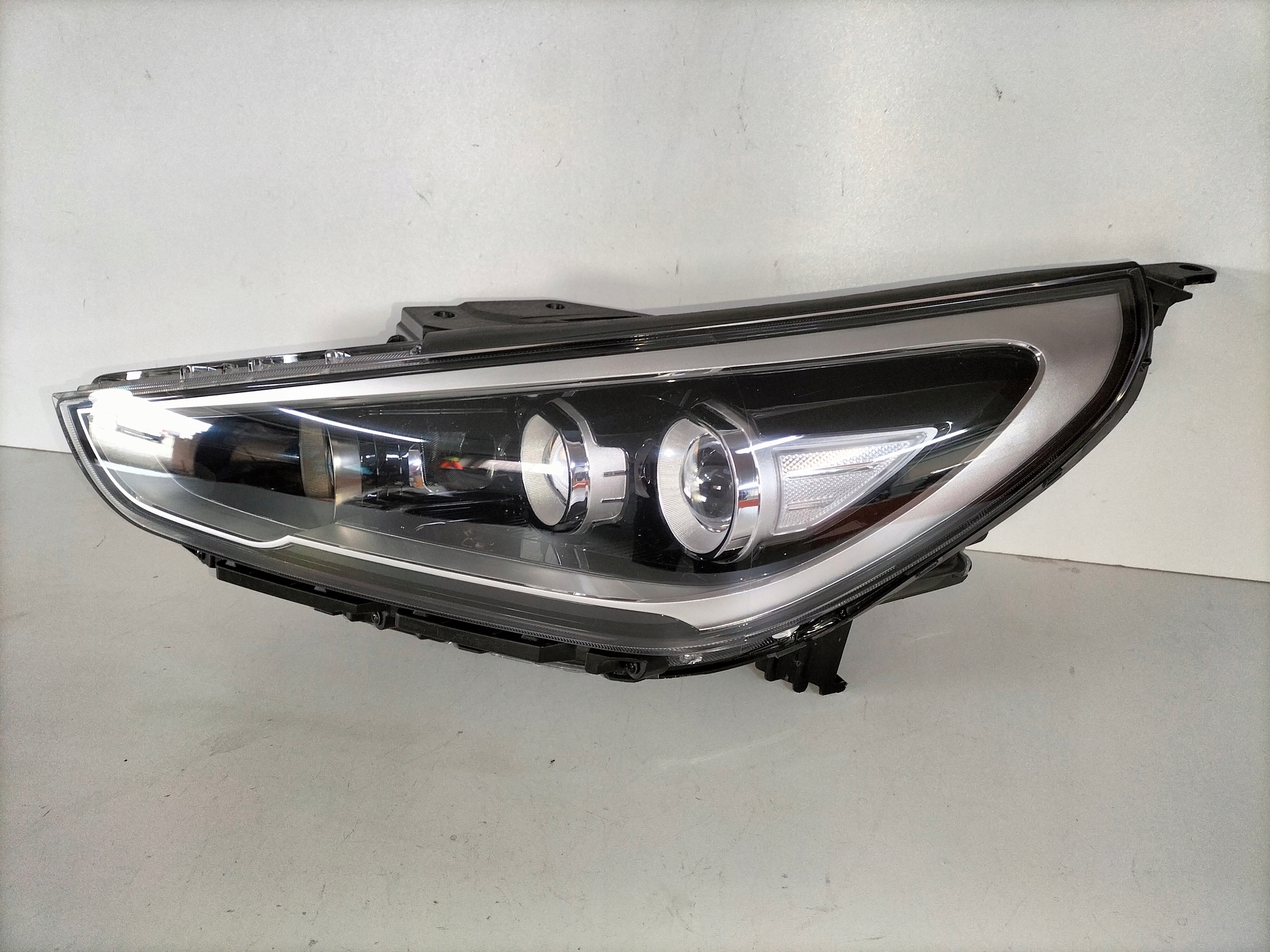 LAVE PREDNE SVETLO HYUNDAI I30 III 17- FULL LED