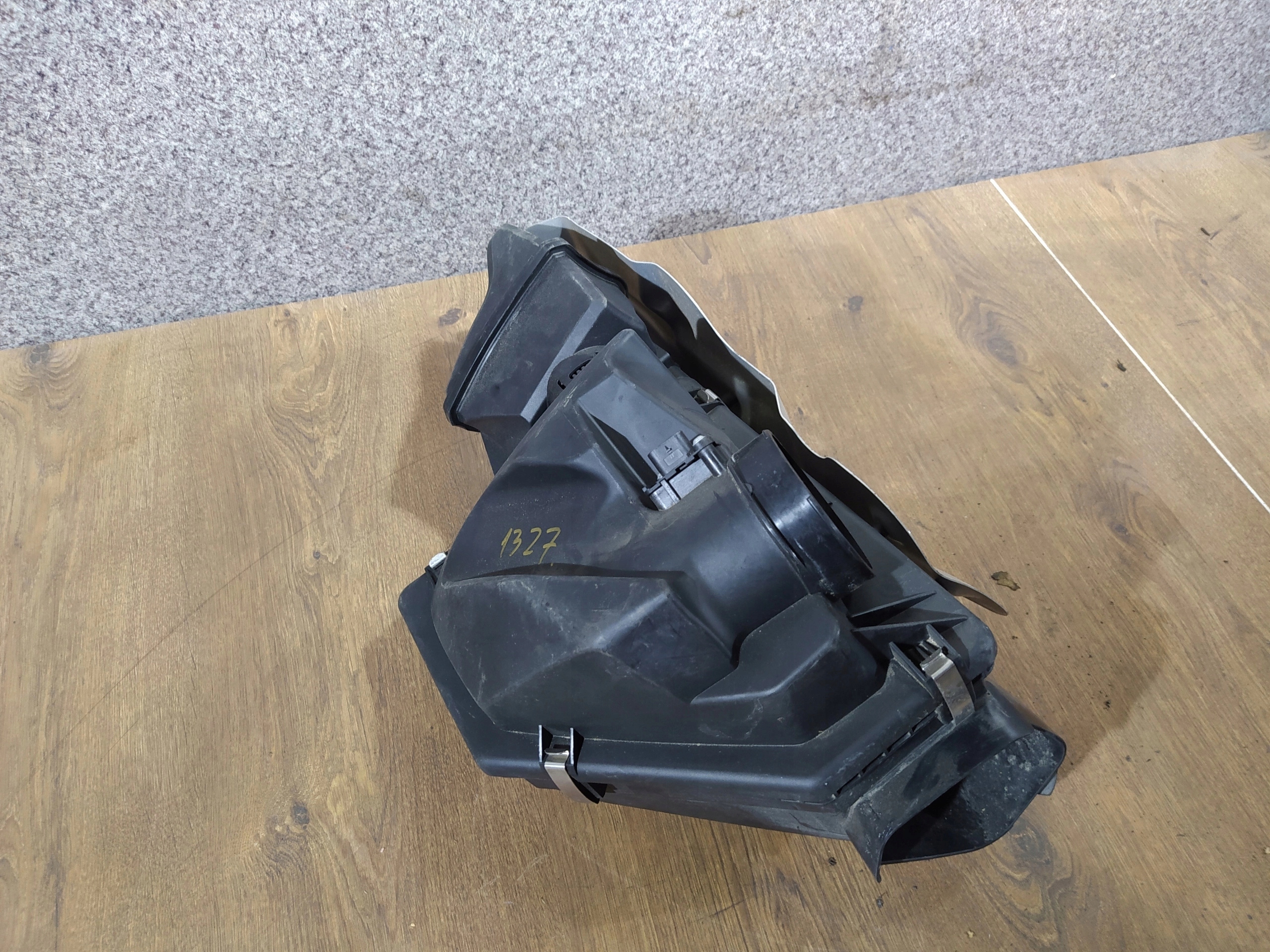 BMW Z4 G29 OBAL VZDUCHOVÉHO FILTERA 8662589