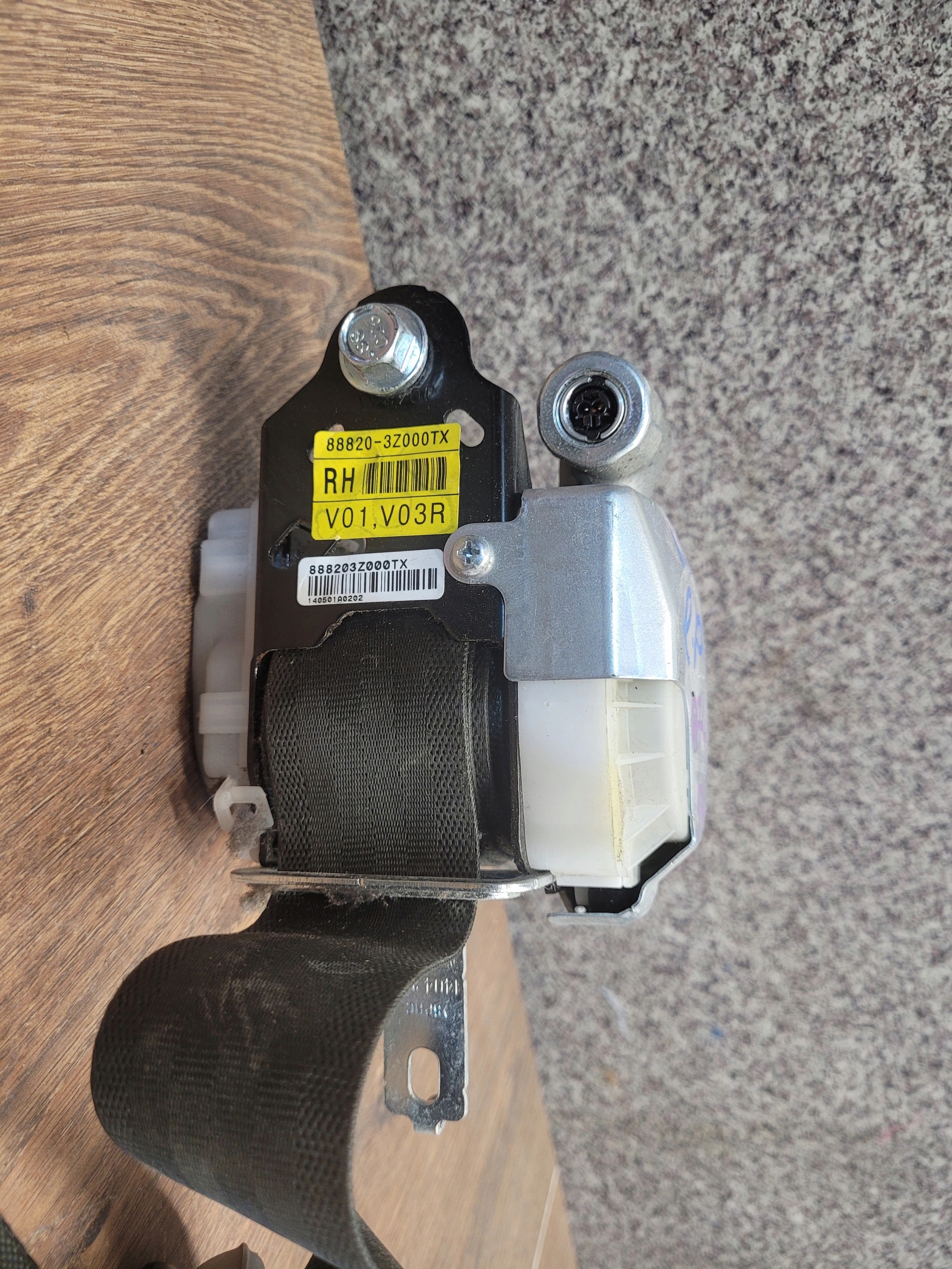 PRAVY PREDNY BEZPECNOSTNY PAS HYUNDAI I40 14R- 88820-3Z000TX