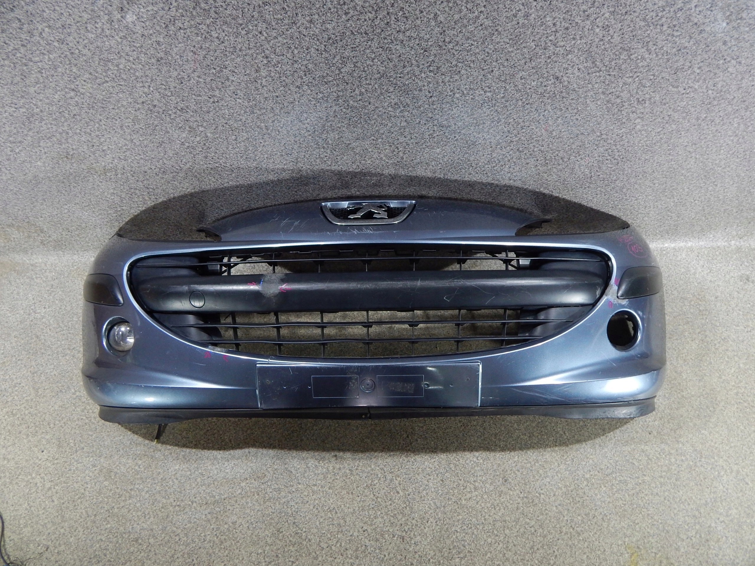 peugeot 207 PREDNÝ NÁRAZNÍK