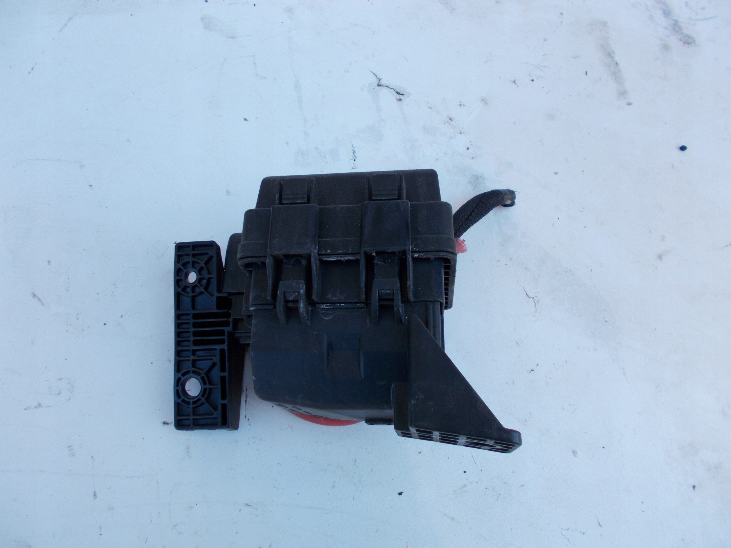 POISTKOVA SKRINKA MEGANE III SCENIC III 08-