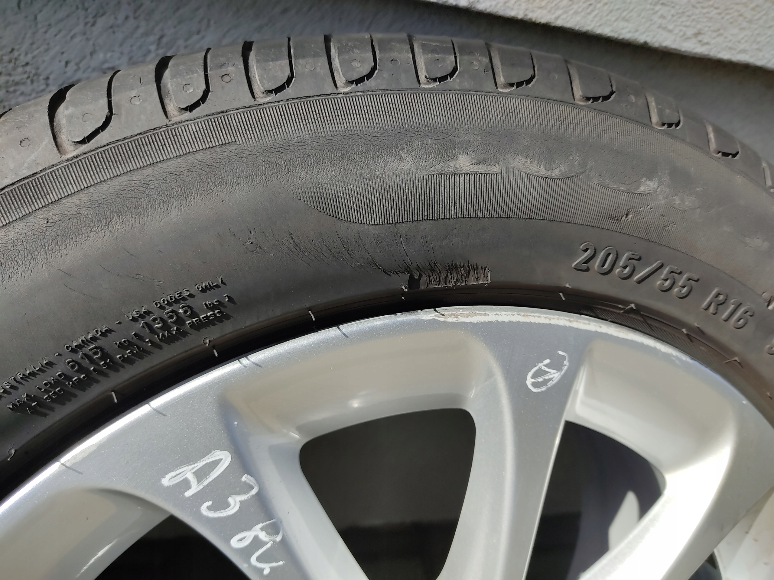 KOLESA LETNE PNEUMATIKY HLINIKOVE DISKY 16 AUDI A3 8V 5×112 6.5J 8V0601025BM