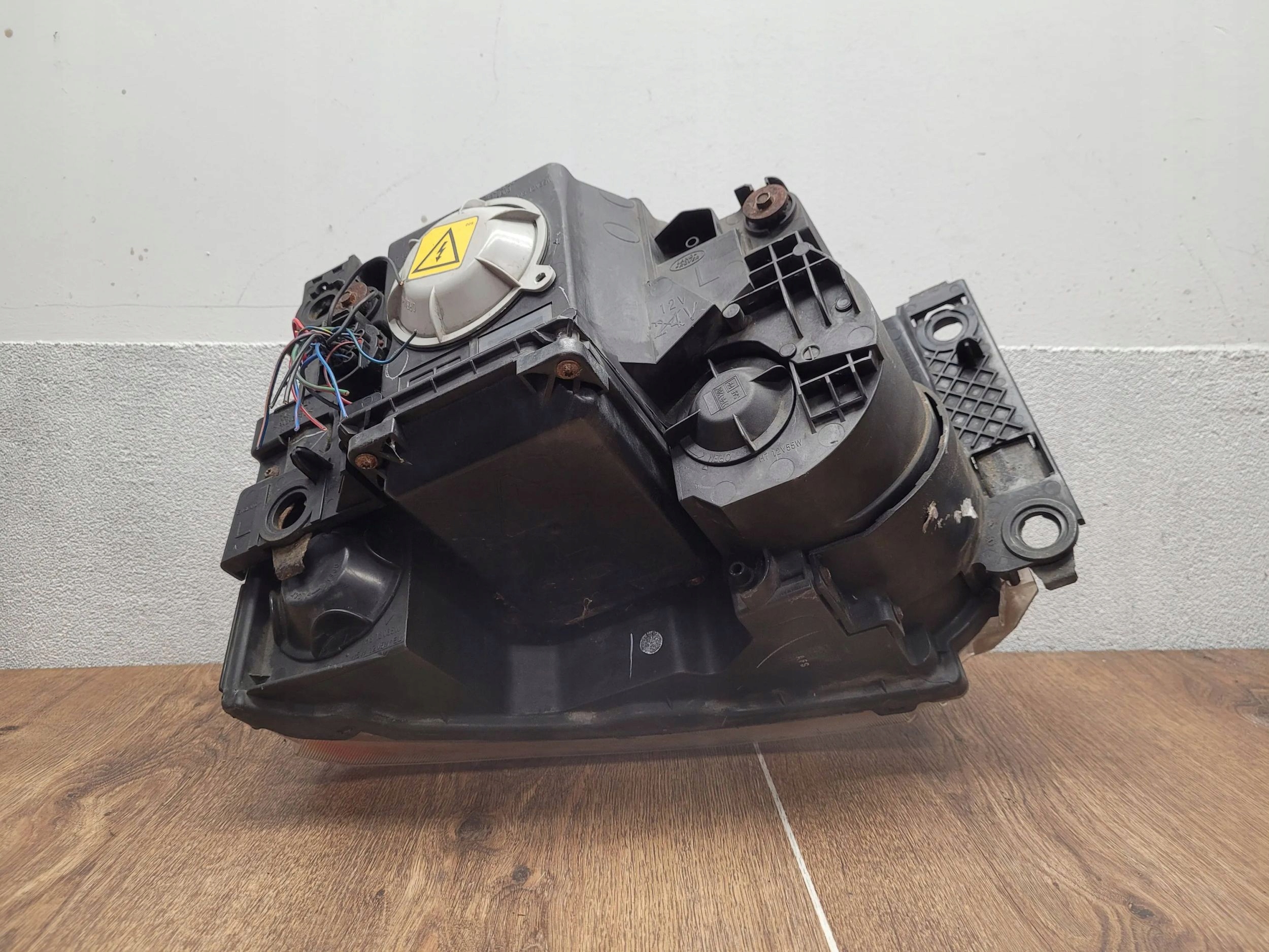 Land Rover Discovery 3 LR3 XENON ĽAVÉ PREDNÉ SVETLO