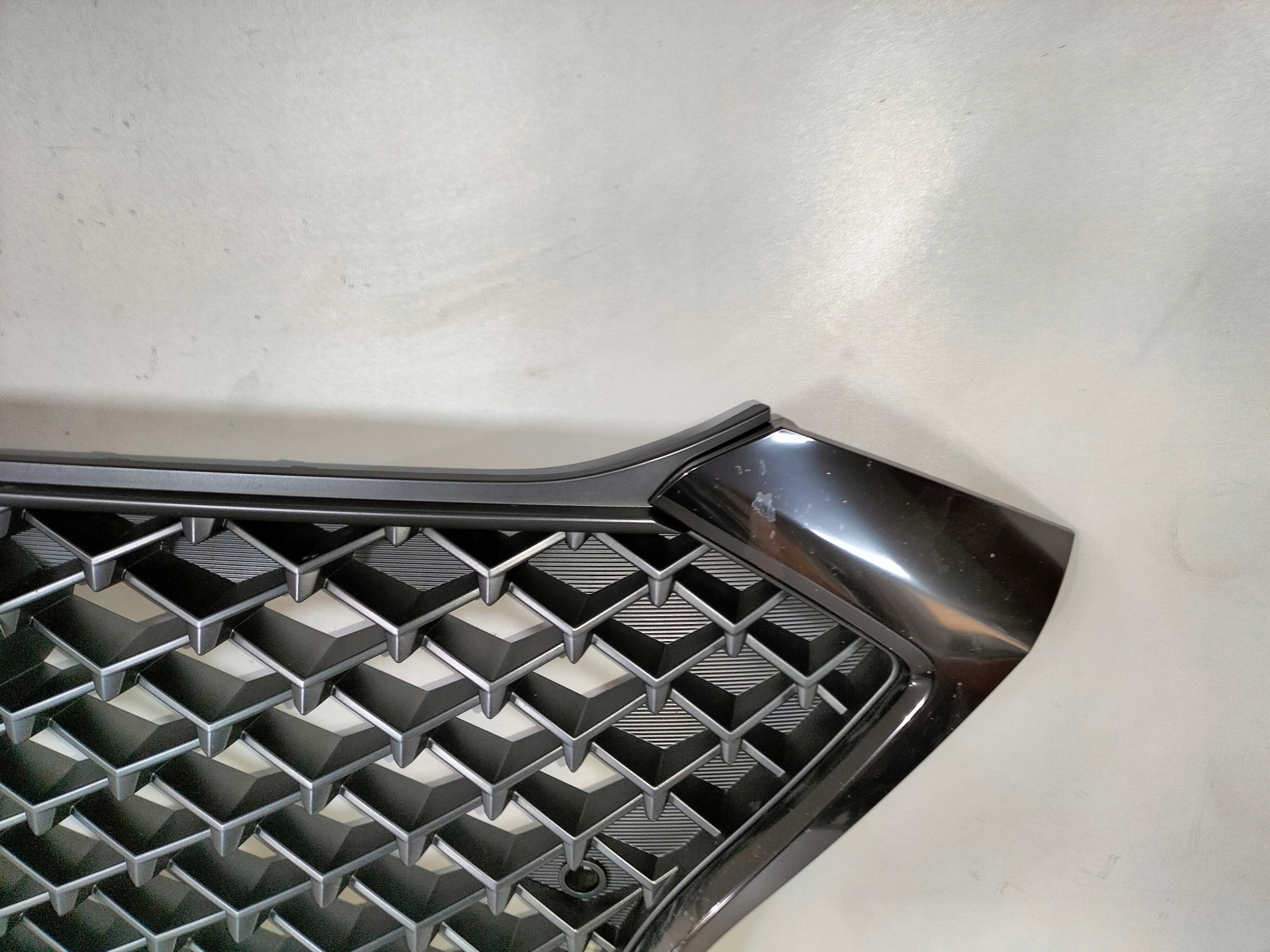 MRIEZKA LISTA HYUNDAI TUCSON III LIFT 18- N-LINE szary STRED